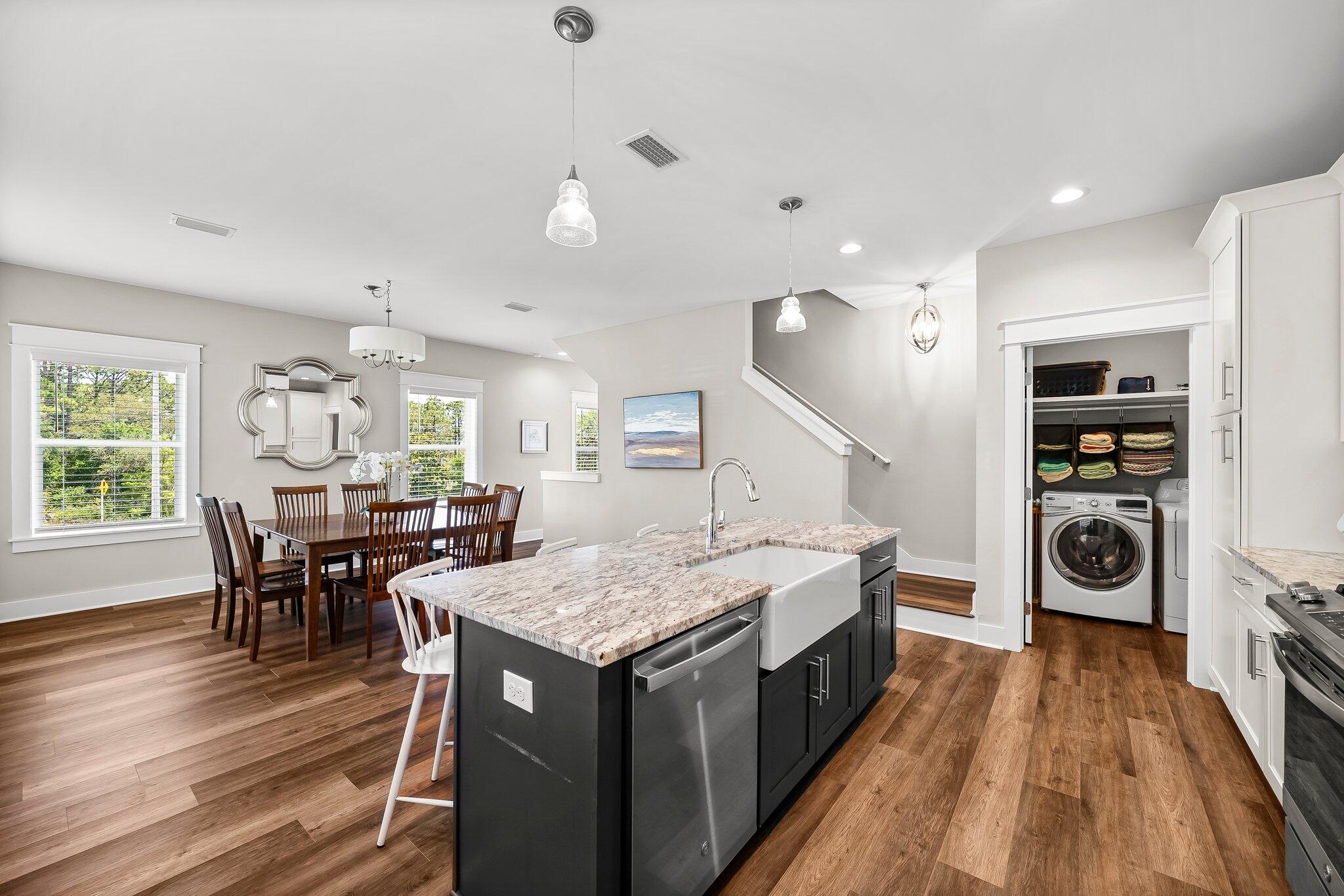 2711 Lagoon Manor Drive