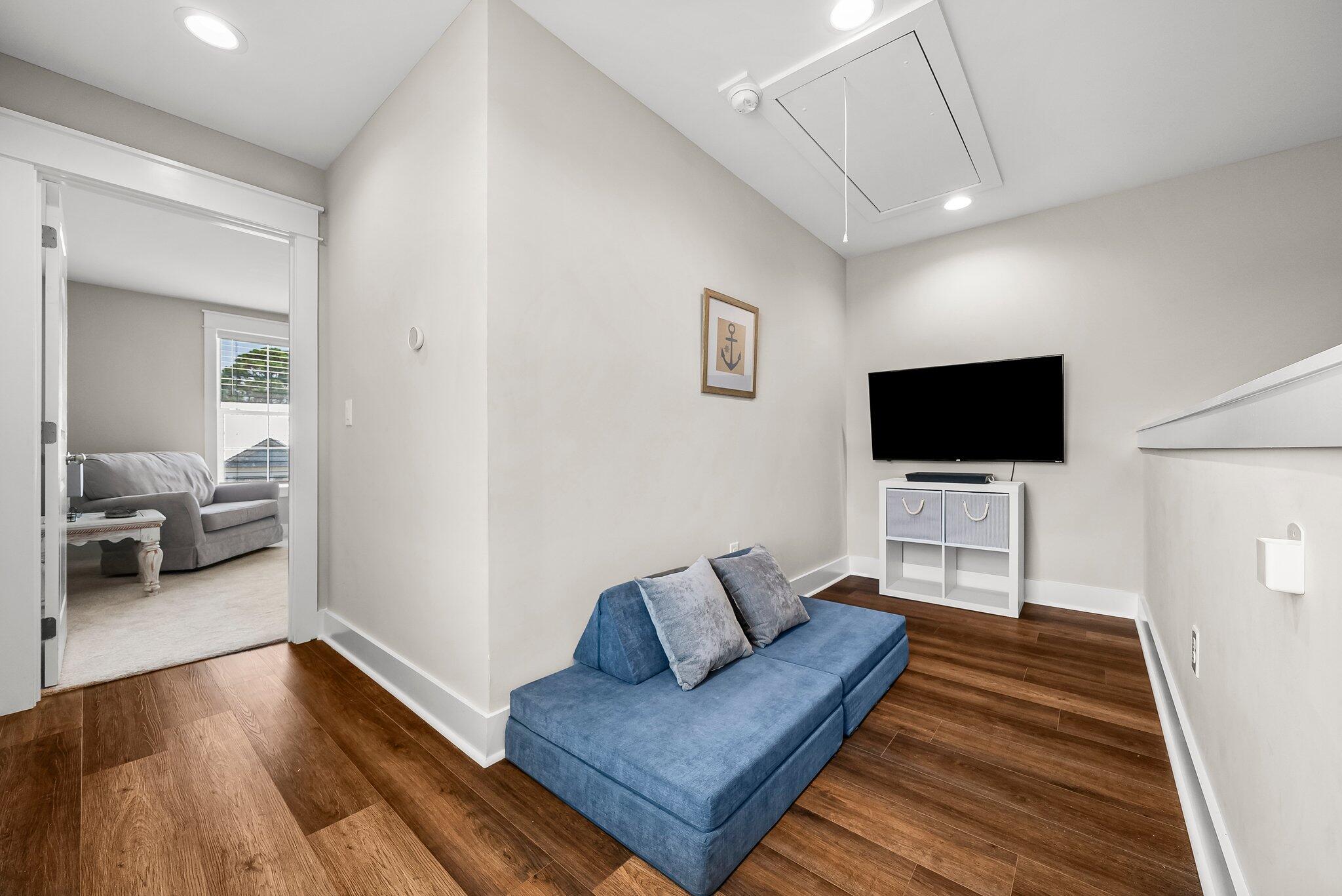 2711 Lagoon Manor Drive