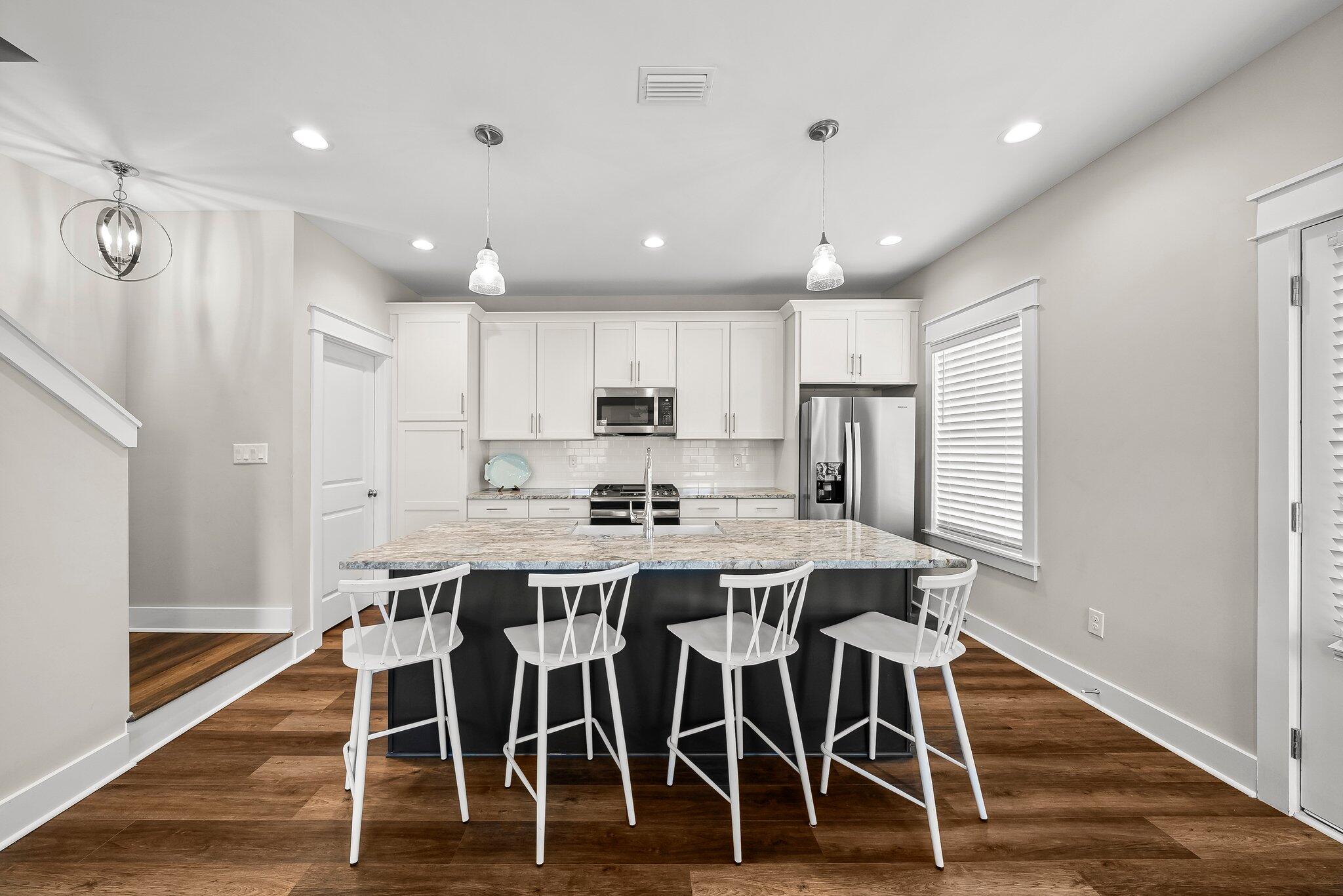 2711 Lagoon Manor Drive