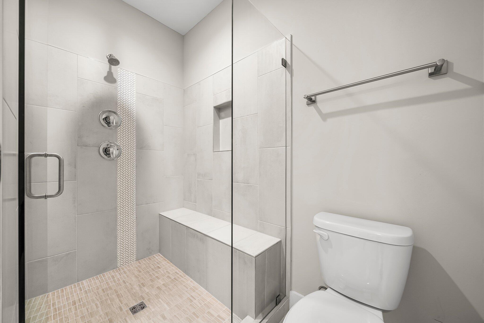 2711 Lagoon Manor Drive