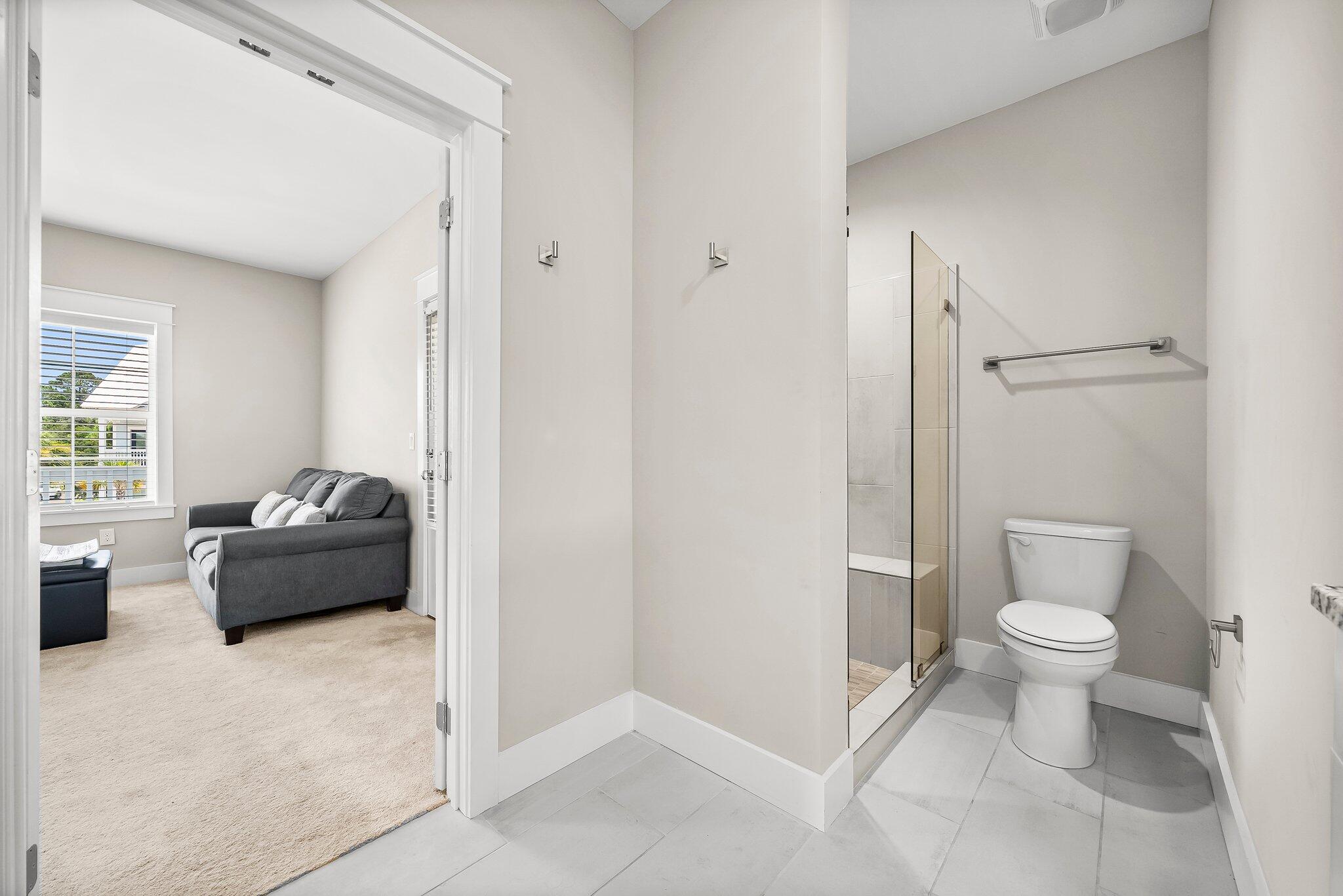 2711 Lagoon Manor Drive