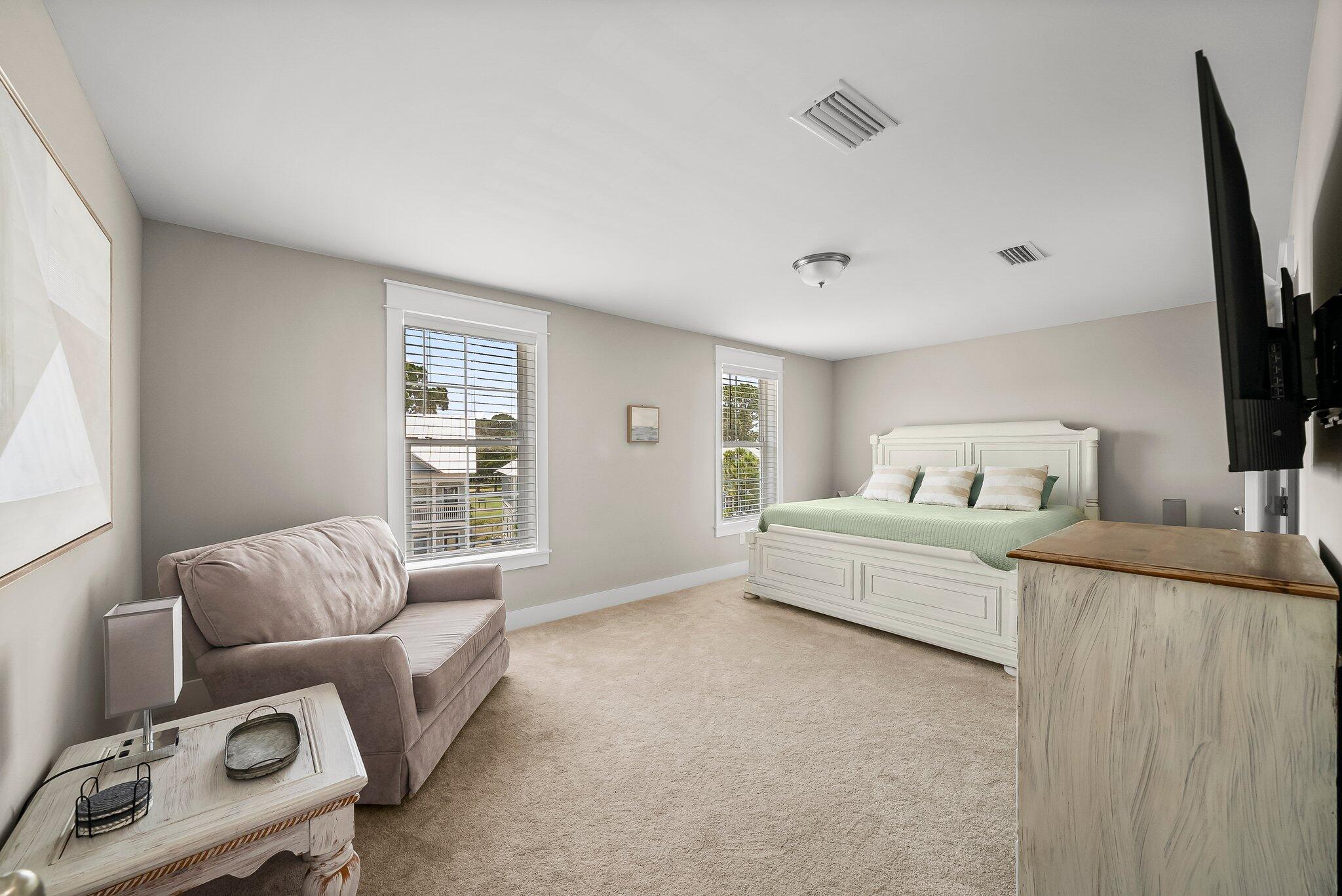 2711 Lagoon Manor Drive