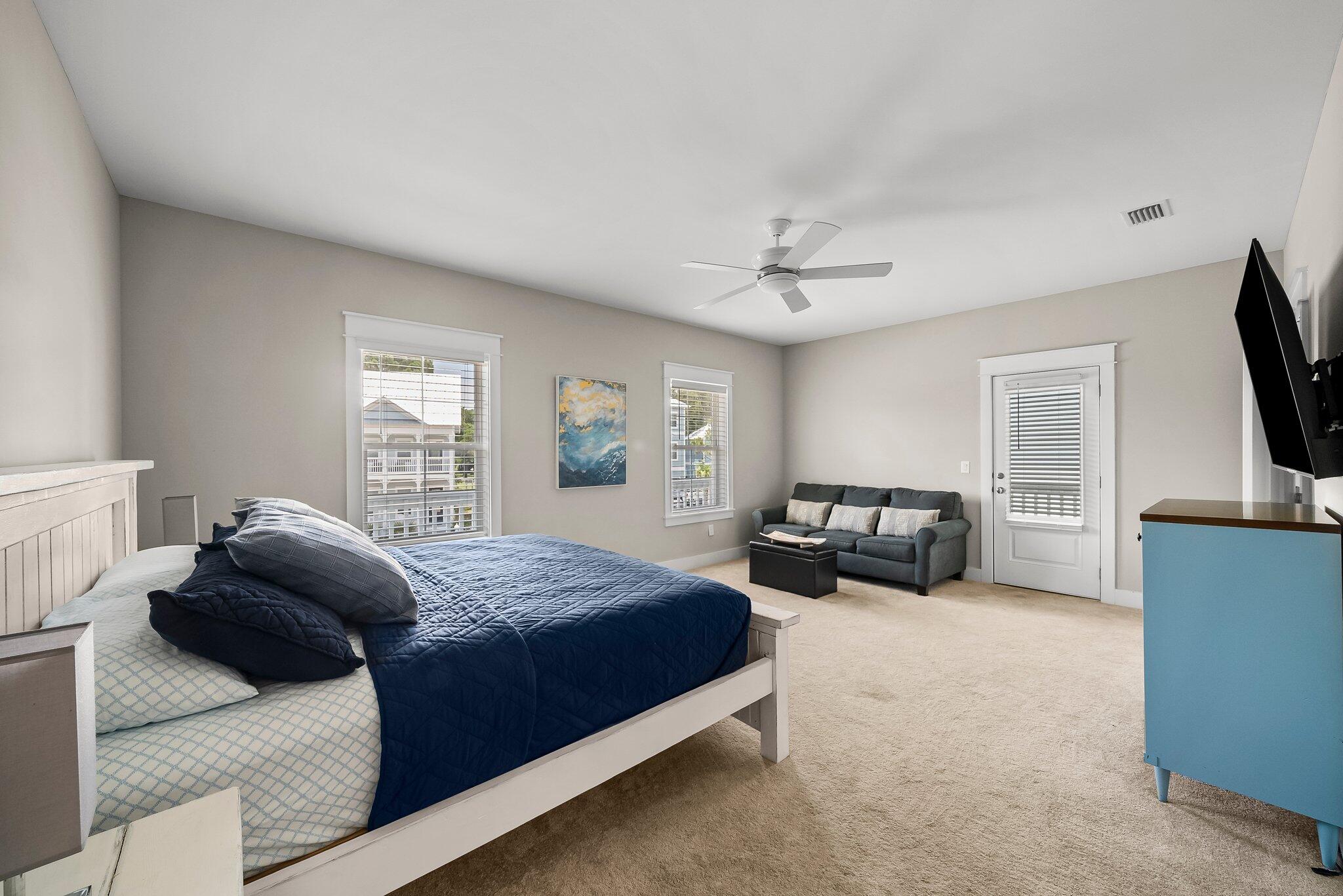 2711 Lagoon Manor Drive