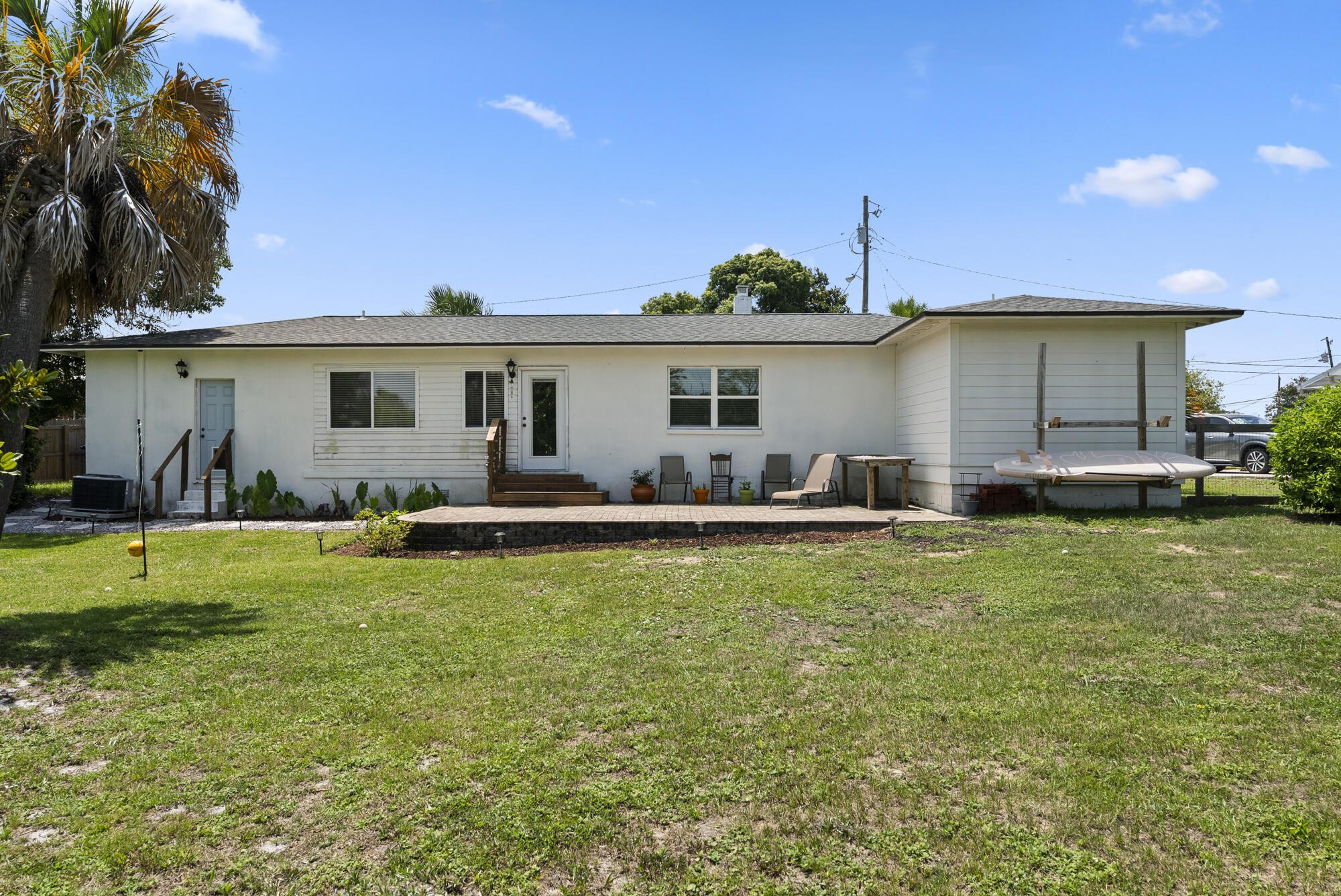 905 E 2nd Plaza