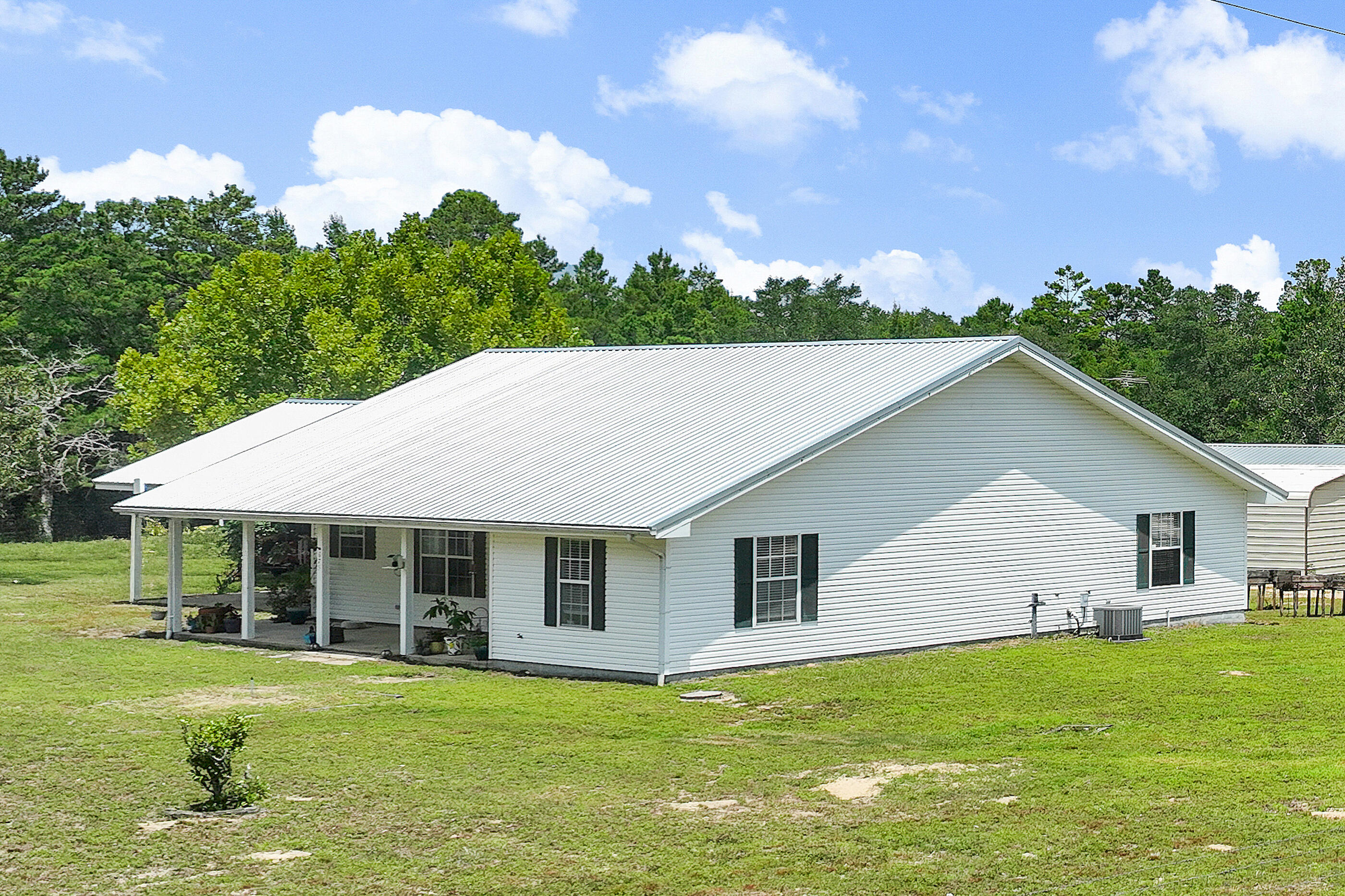 675 Spring Hill Road, DeFuniak Springs