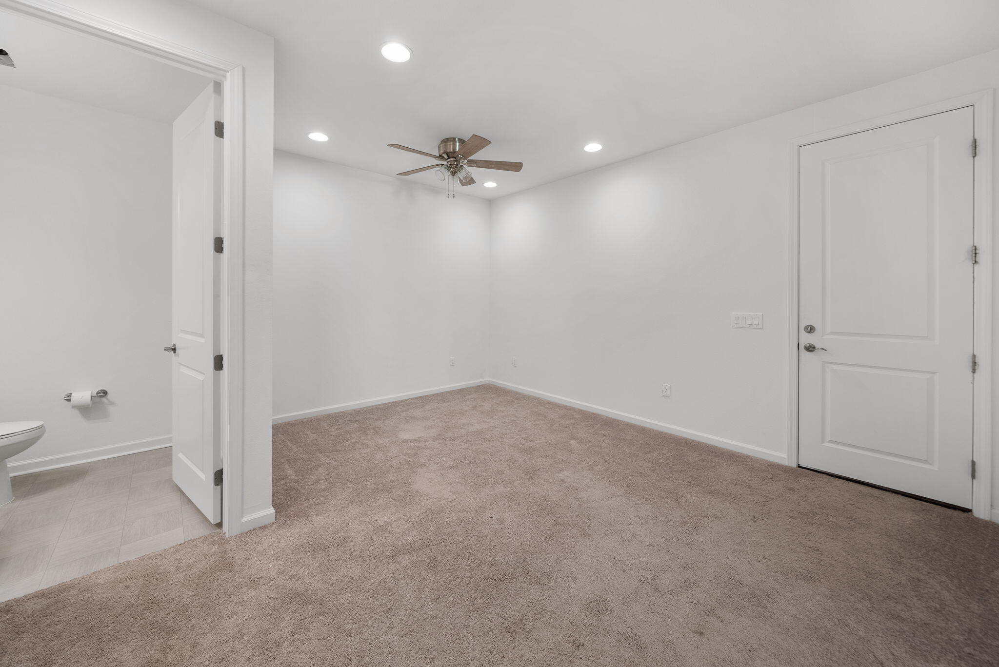 8404 Dockside Place