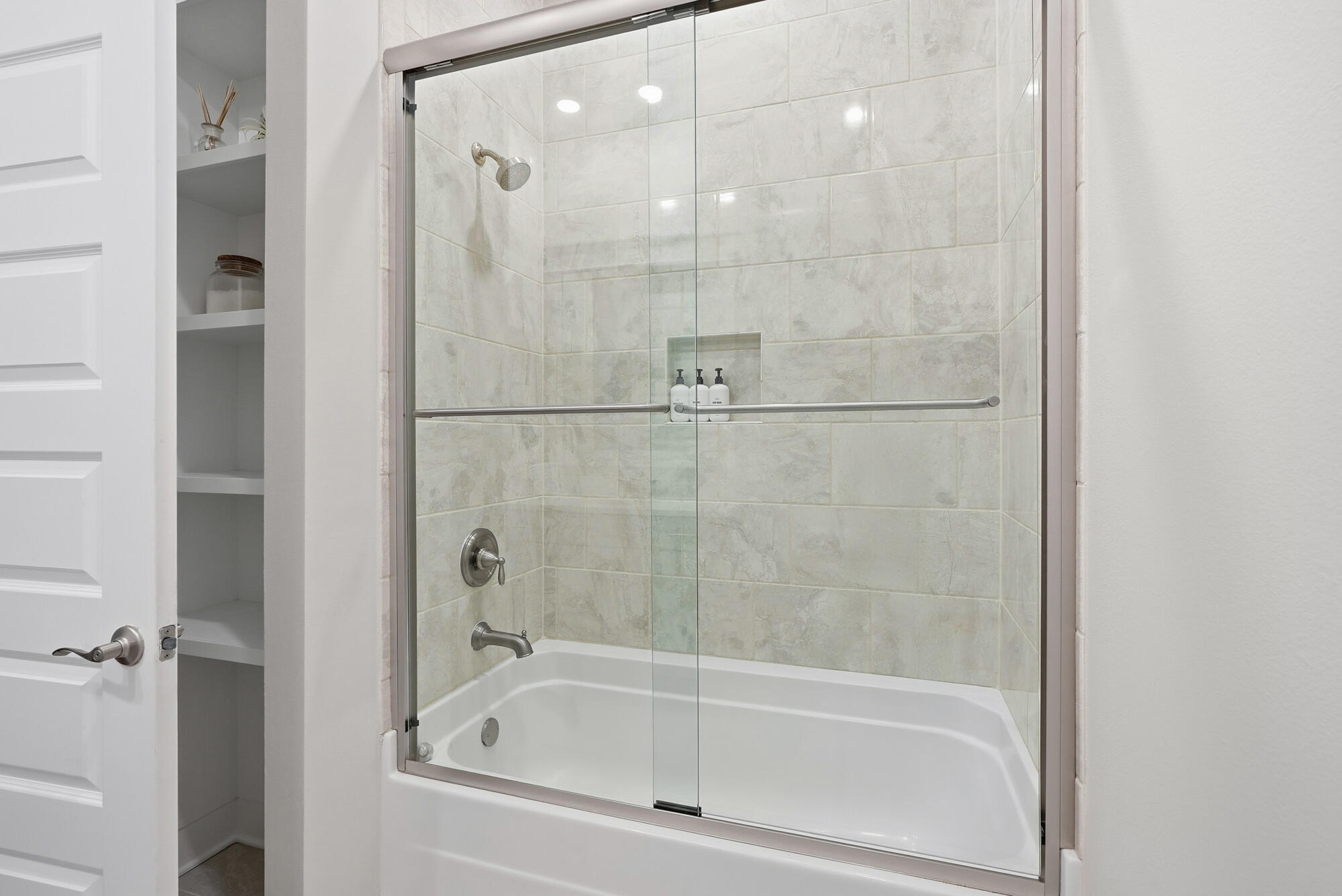 23 E York Lane UNIT A