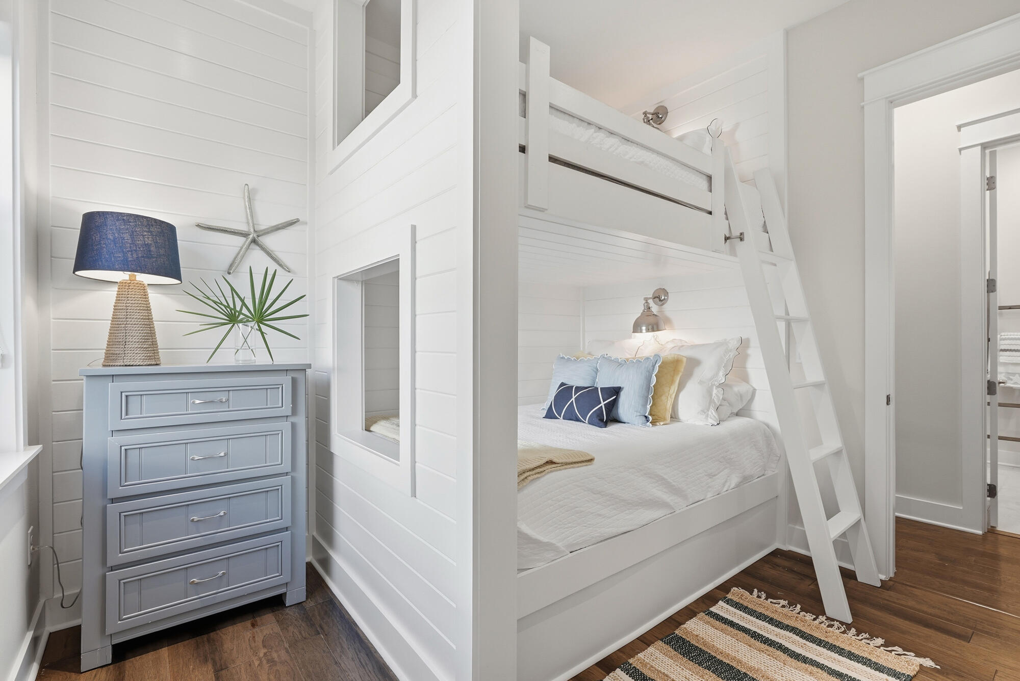 23 E York Lane UNIT A