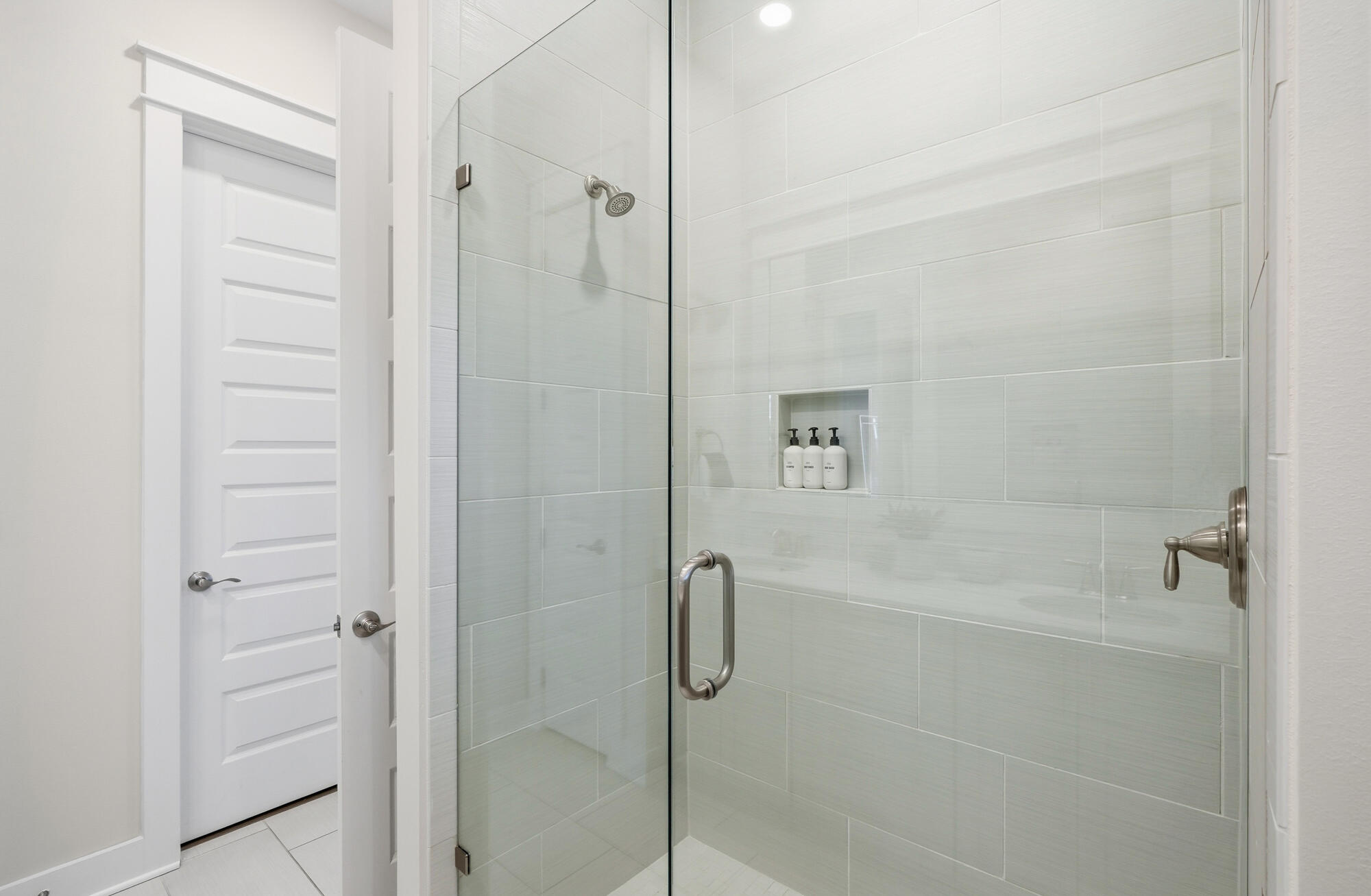23 E York Lane UNIT A