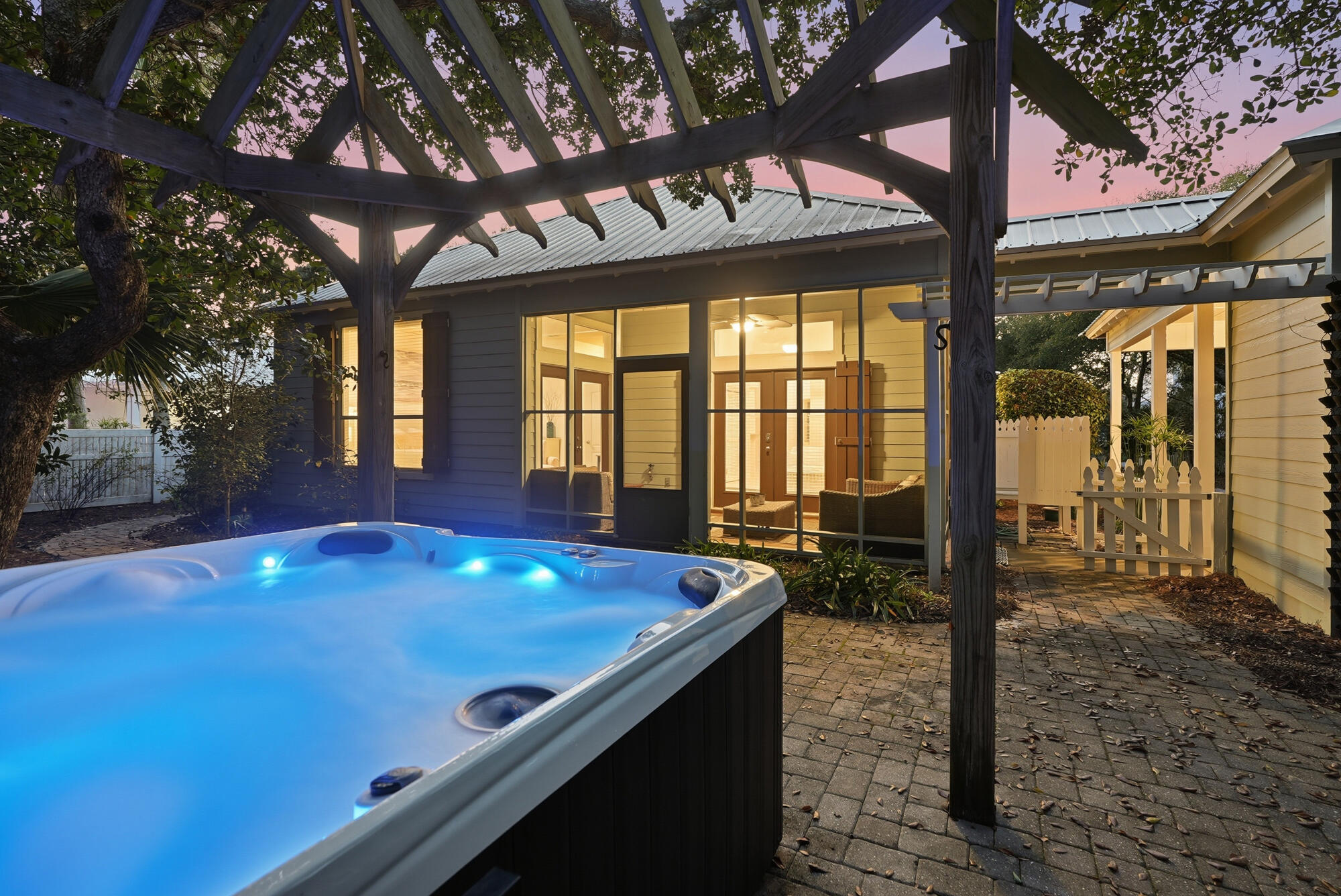 128 Seabreeze Boulevard