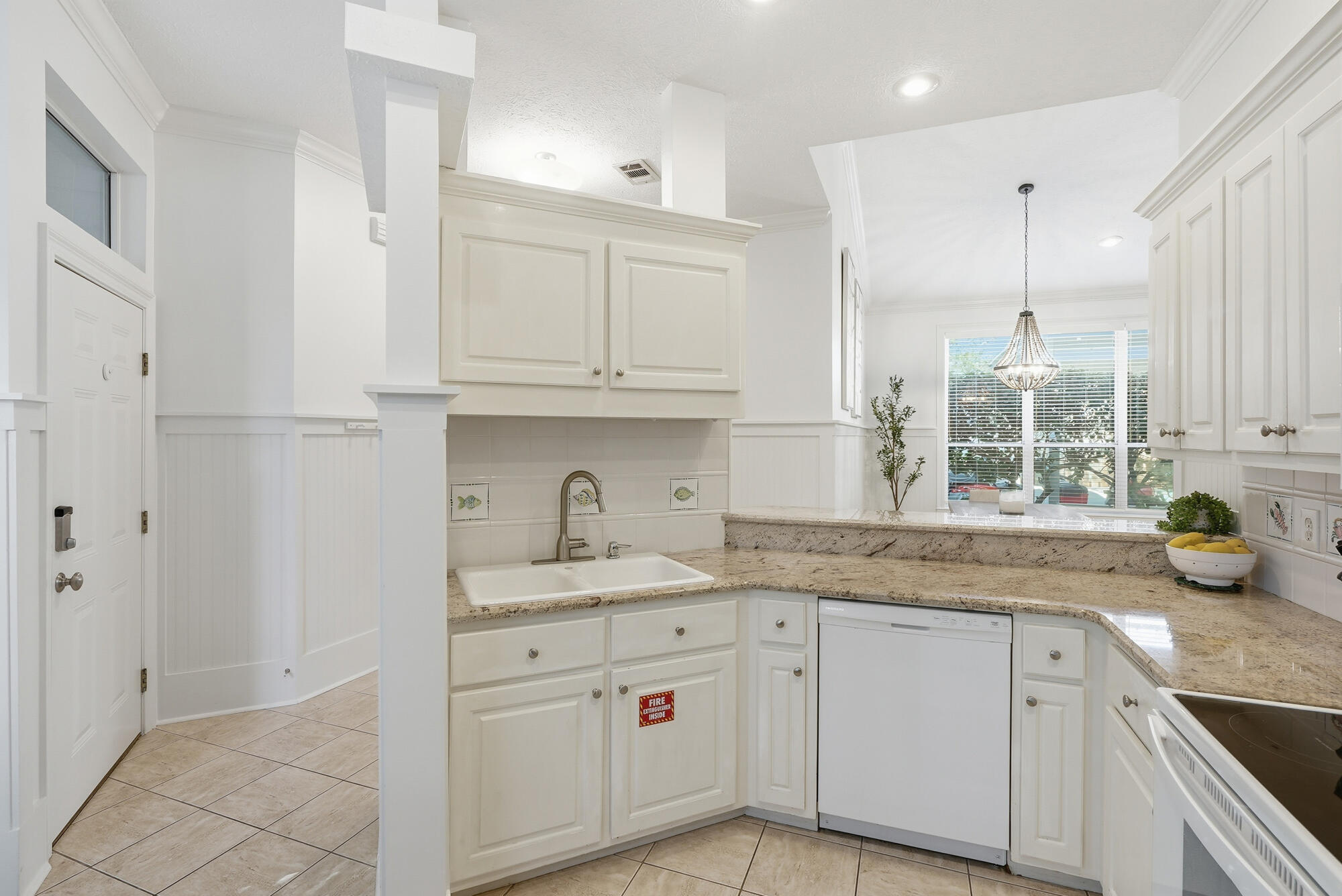 128 Seabreeze Boulevard