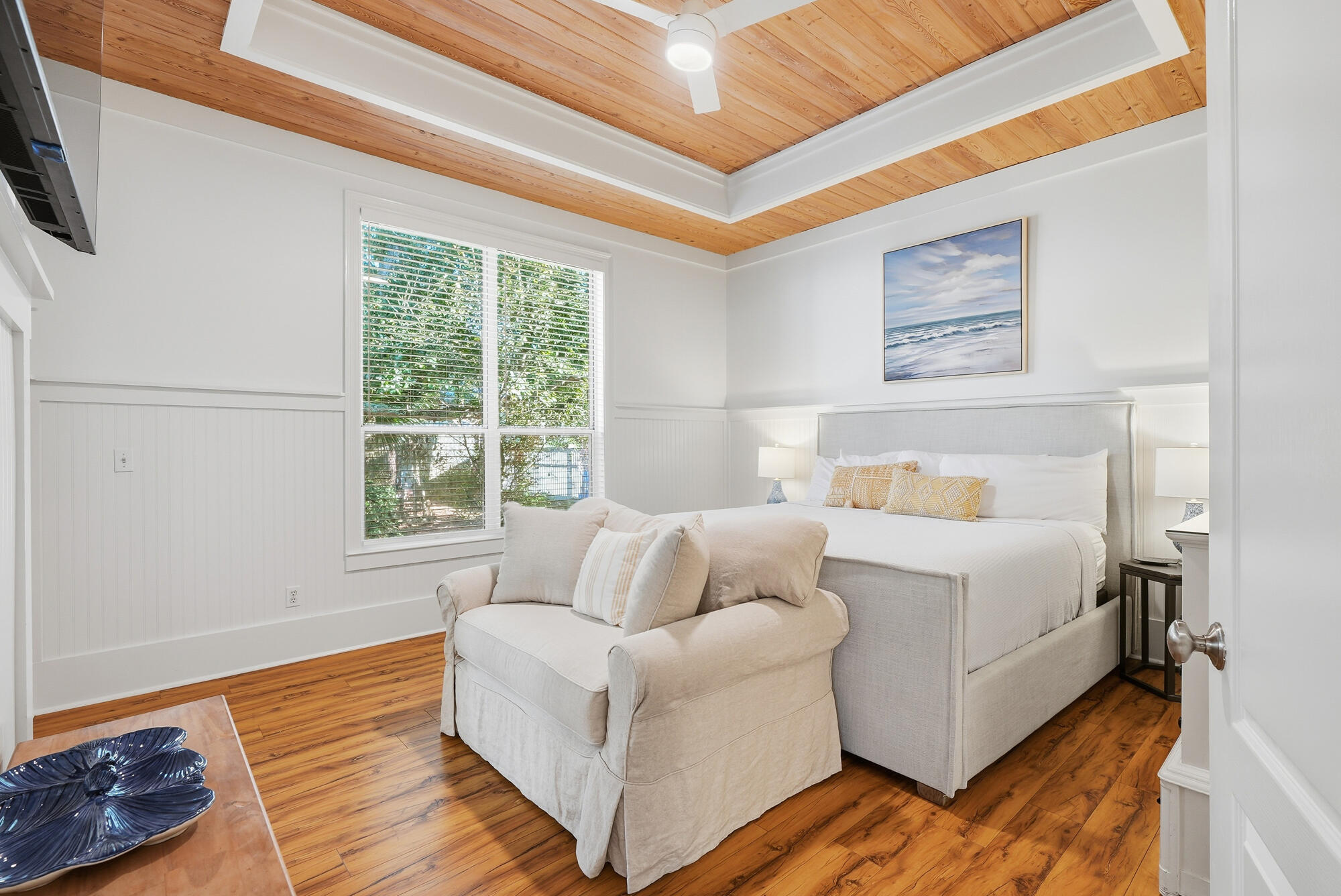 128 Seabreeze Boulevard