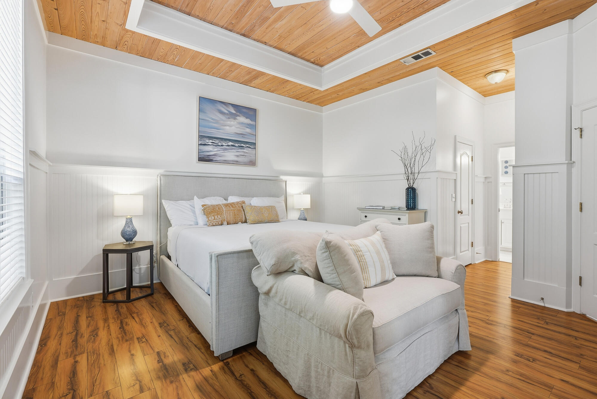 128 Seabreeze Boulevard