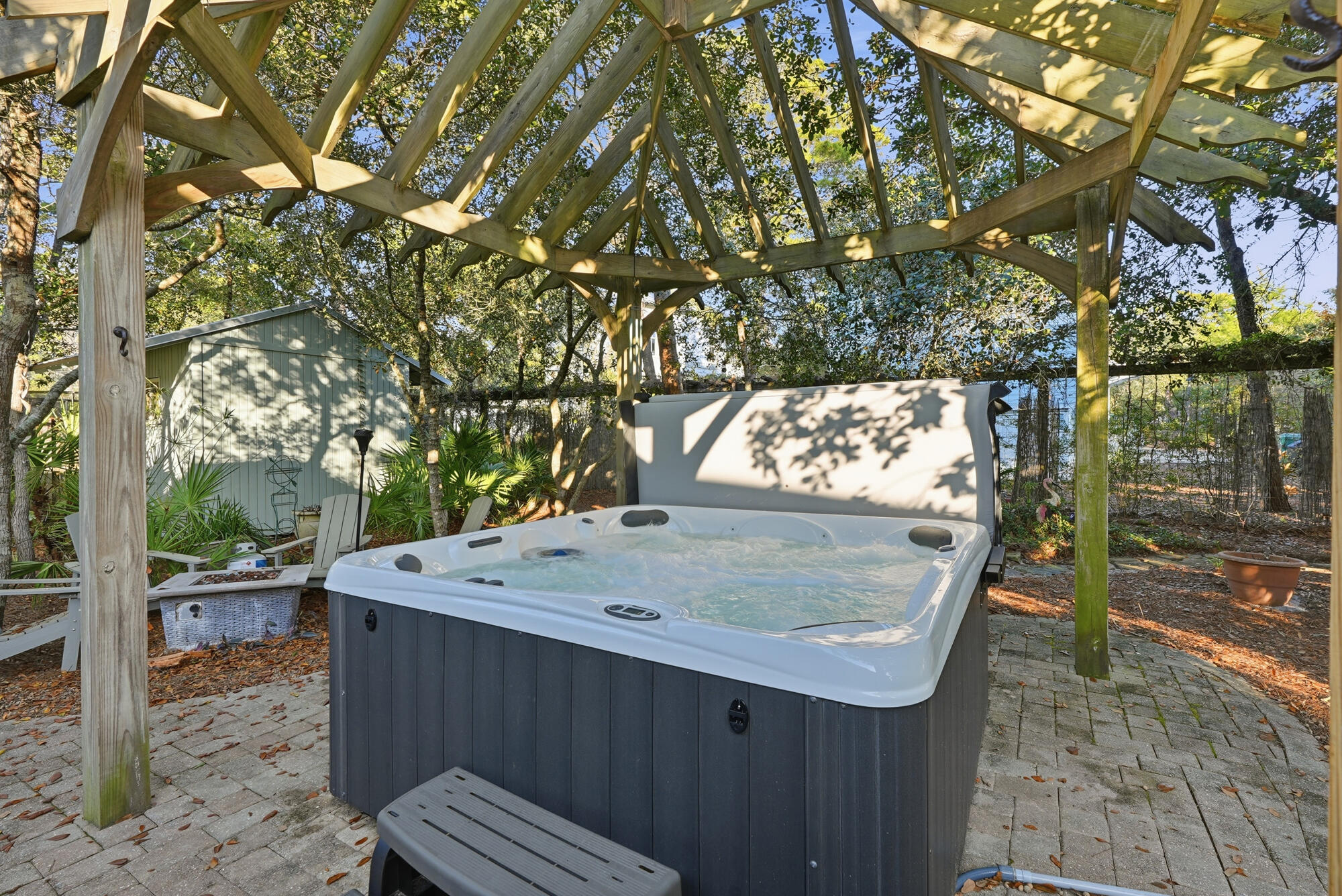 128 Seabreeze Boulevard