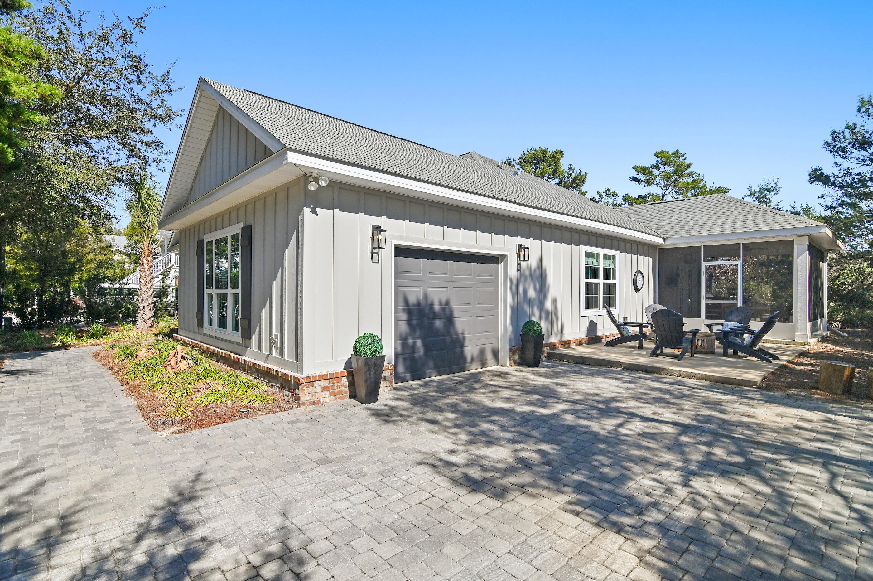 288 Robert Ellis Street