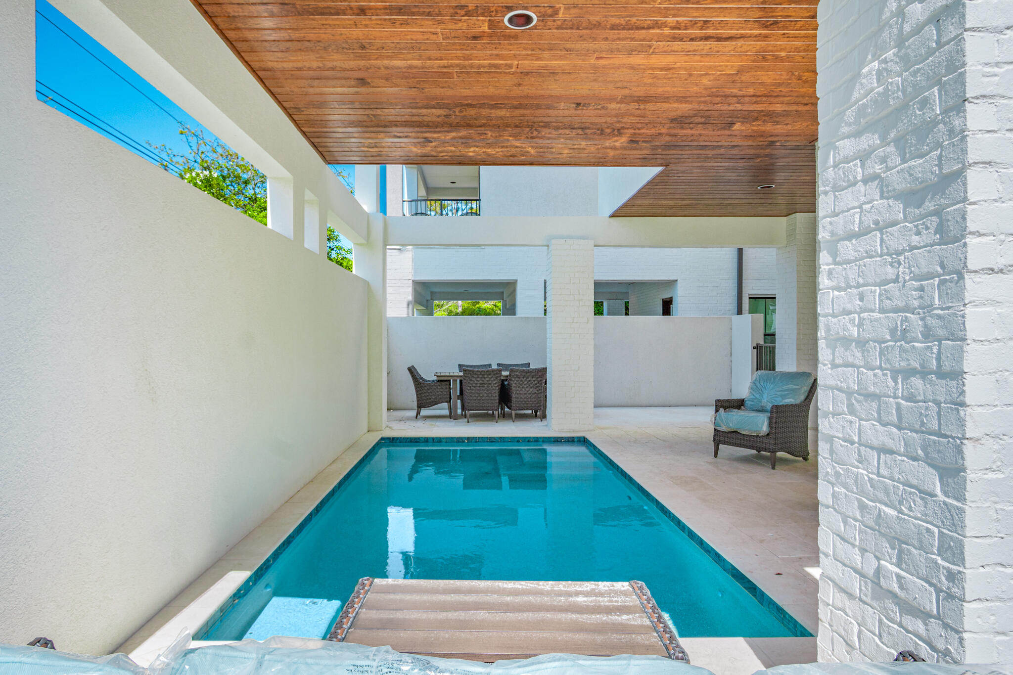 40 Cote D Azur Drive