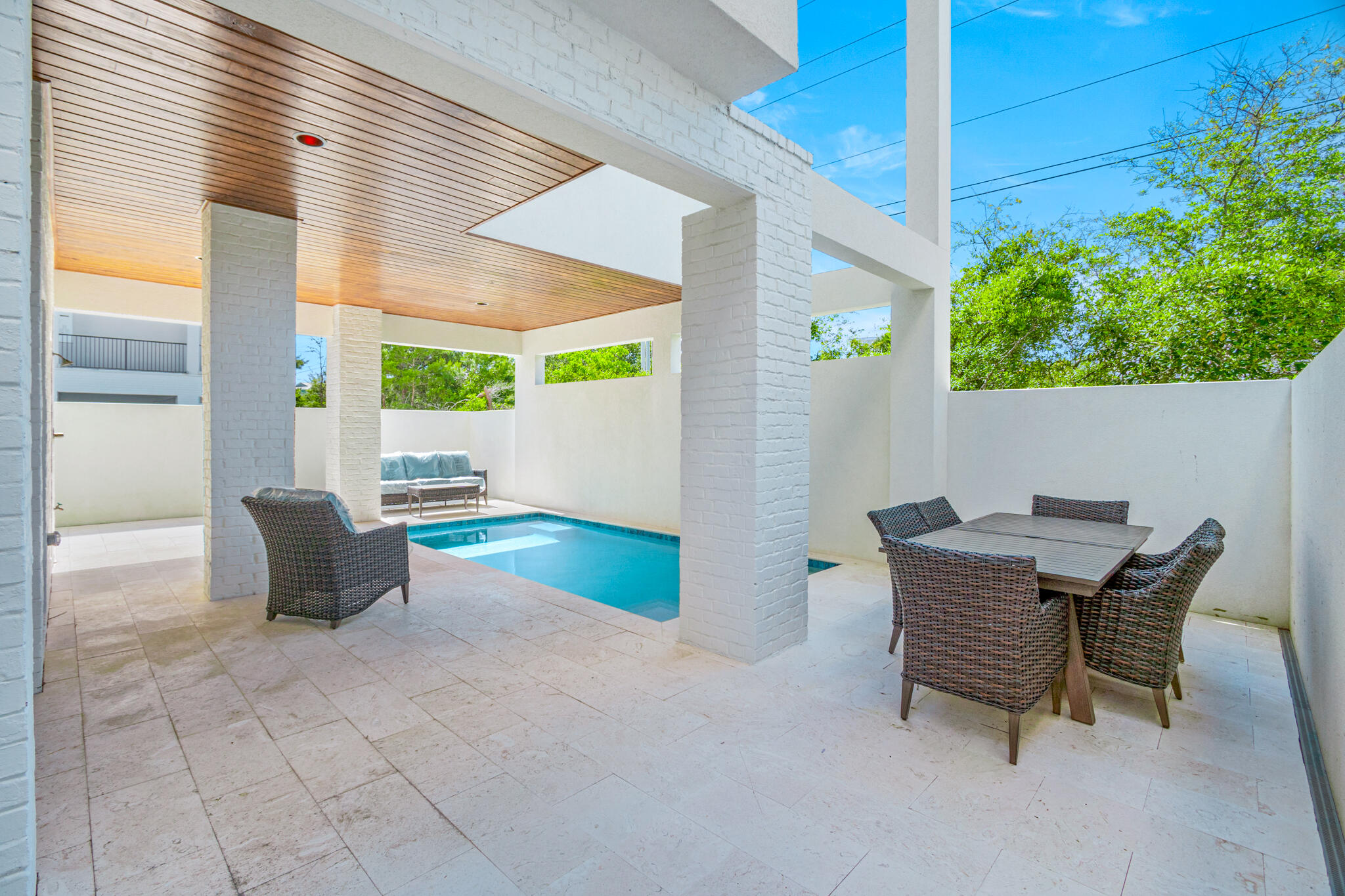 40 Cote D Azur Drive