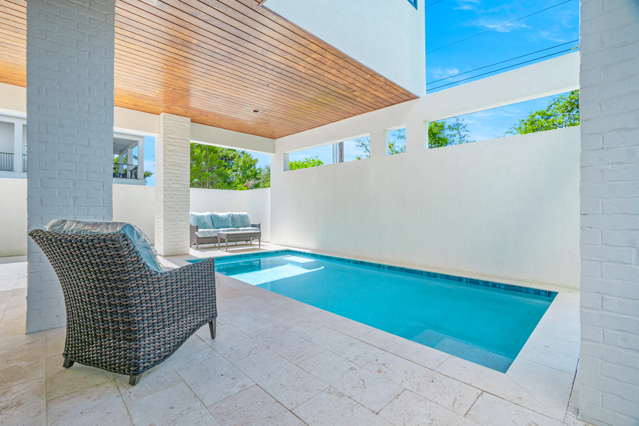 40 Cote D Azur Drive