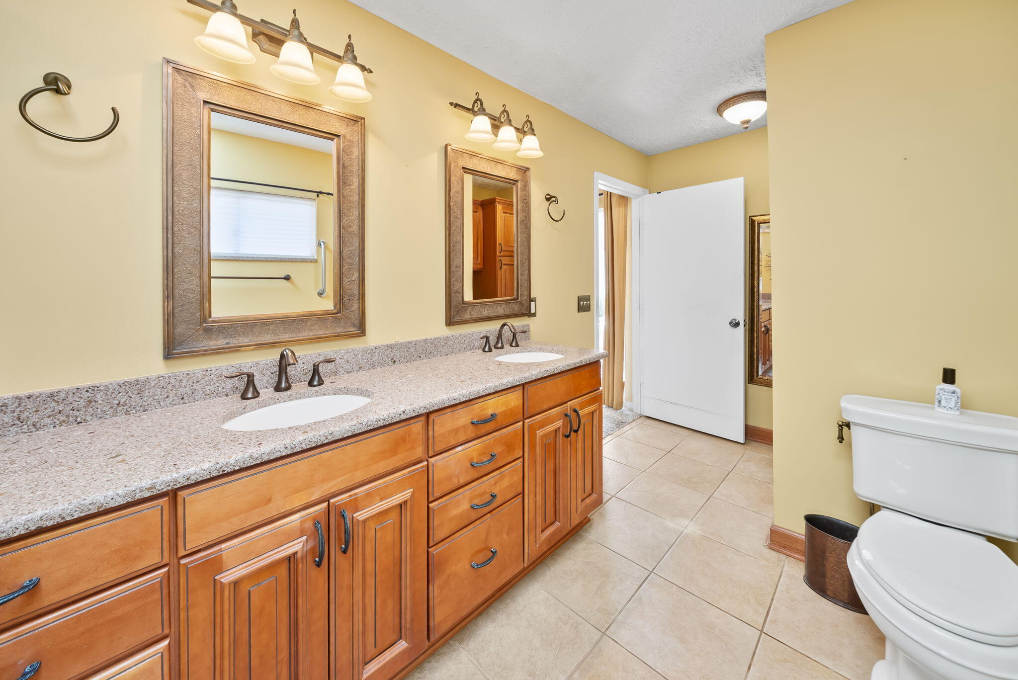 2661 Island View Drive