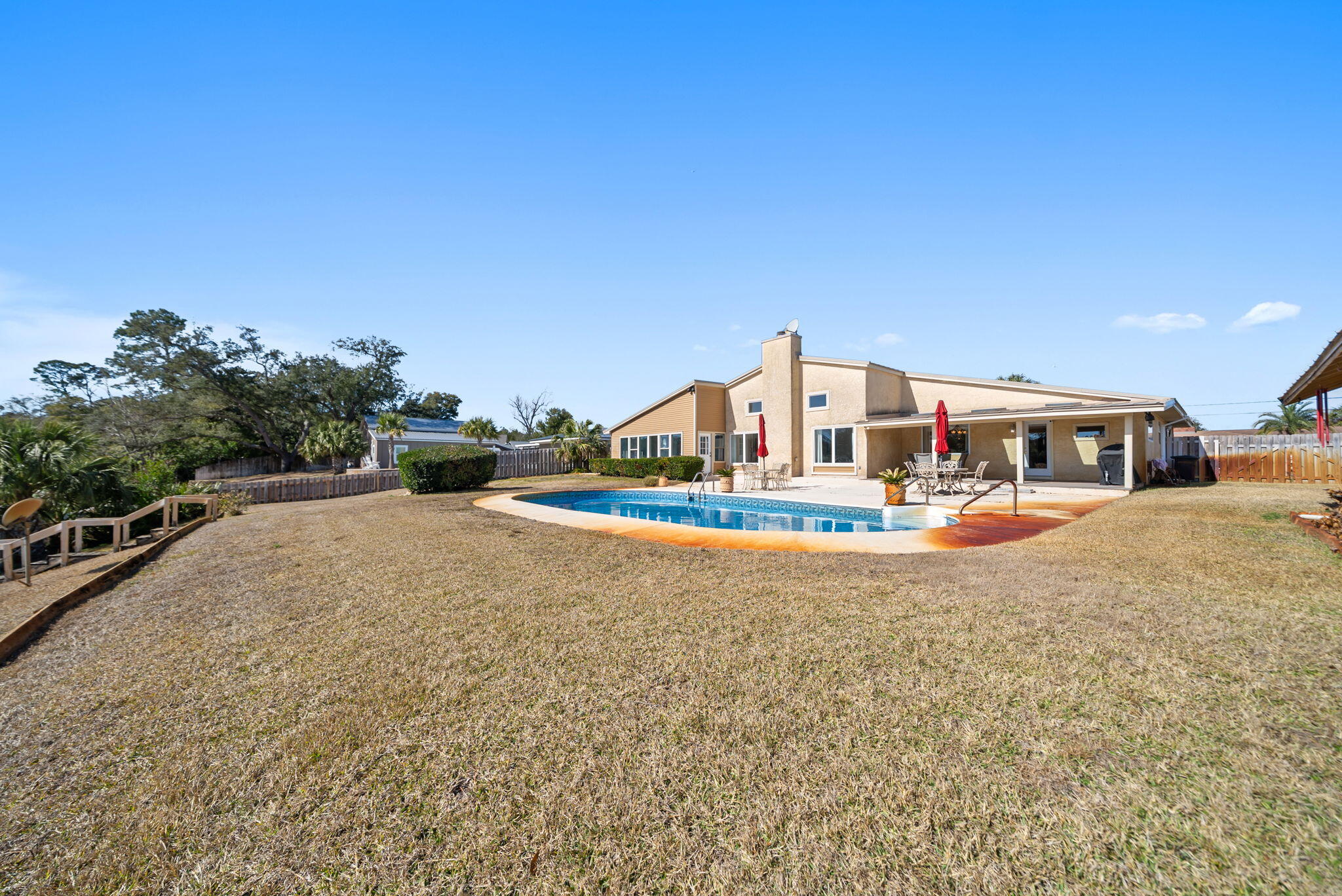 2661 Island View Drive