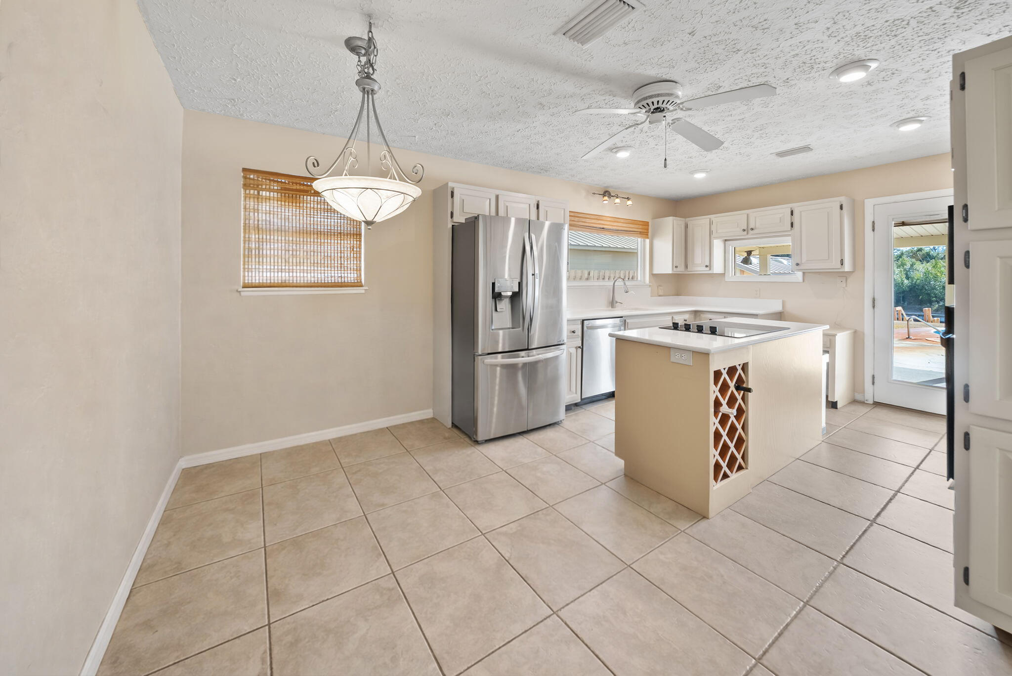 2661 Island View Drive