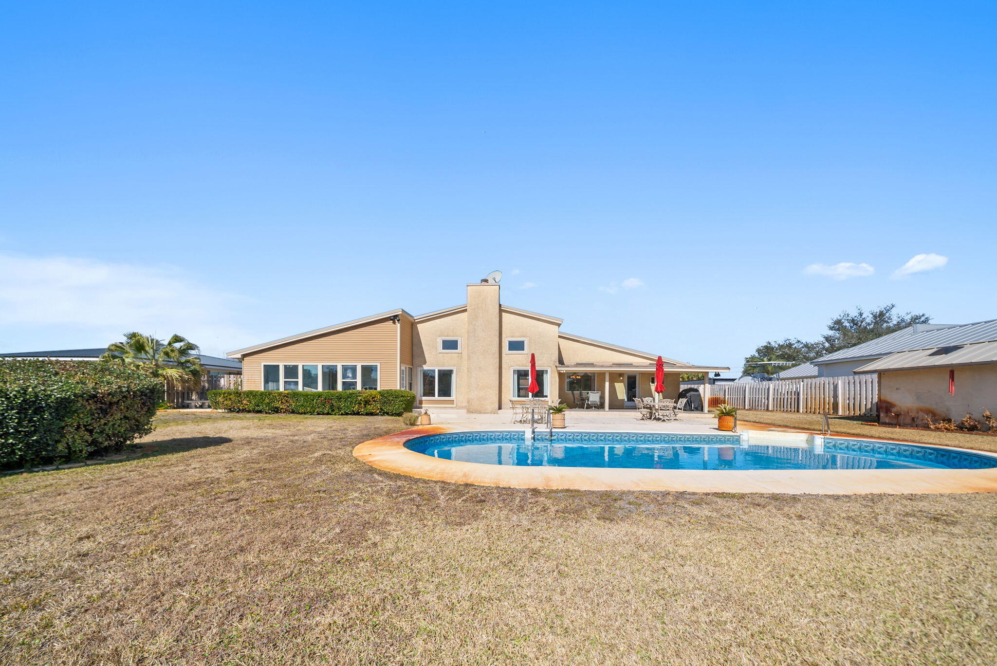 2661 Island View Drive