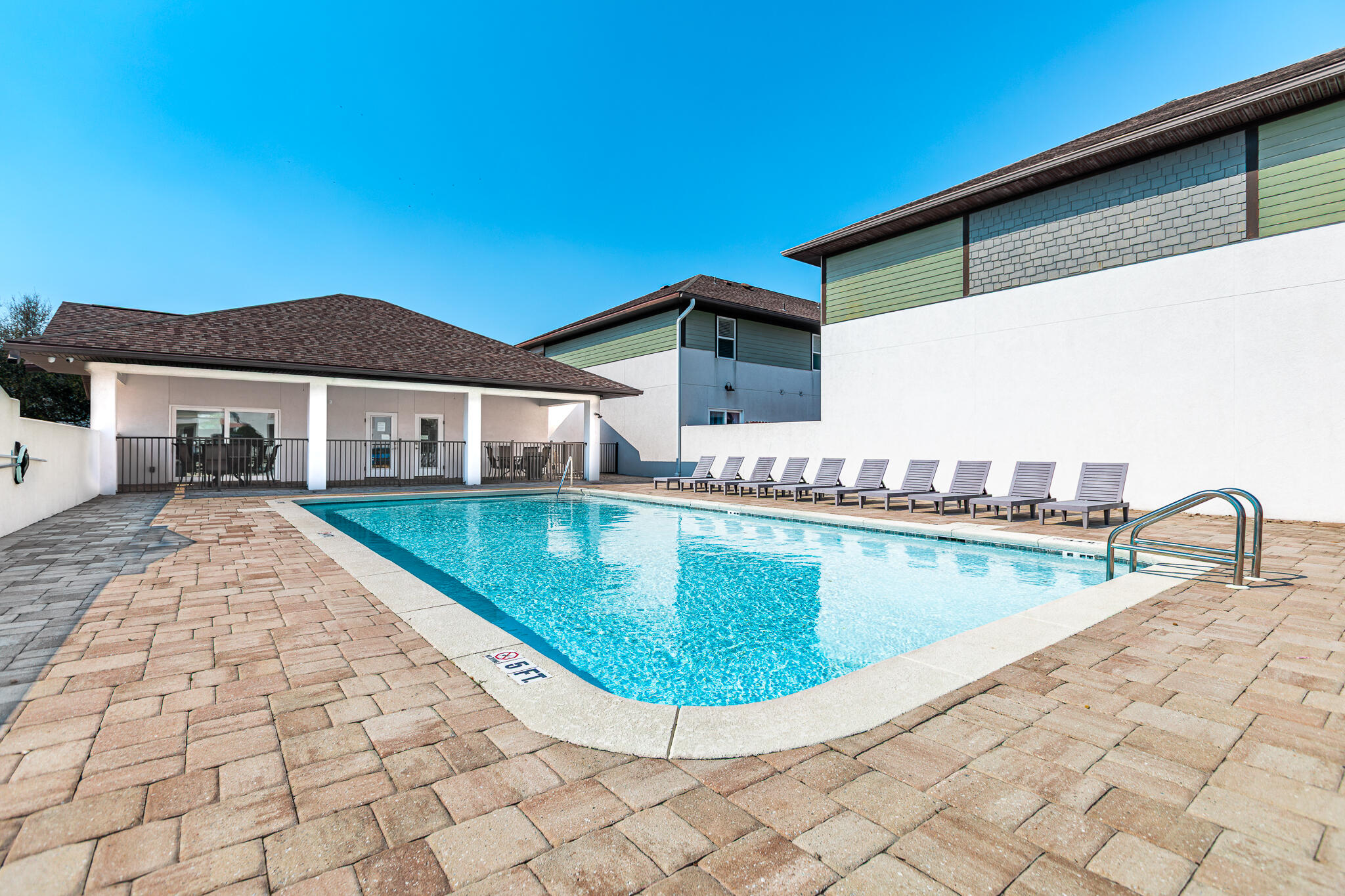 995 Airport Road 54