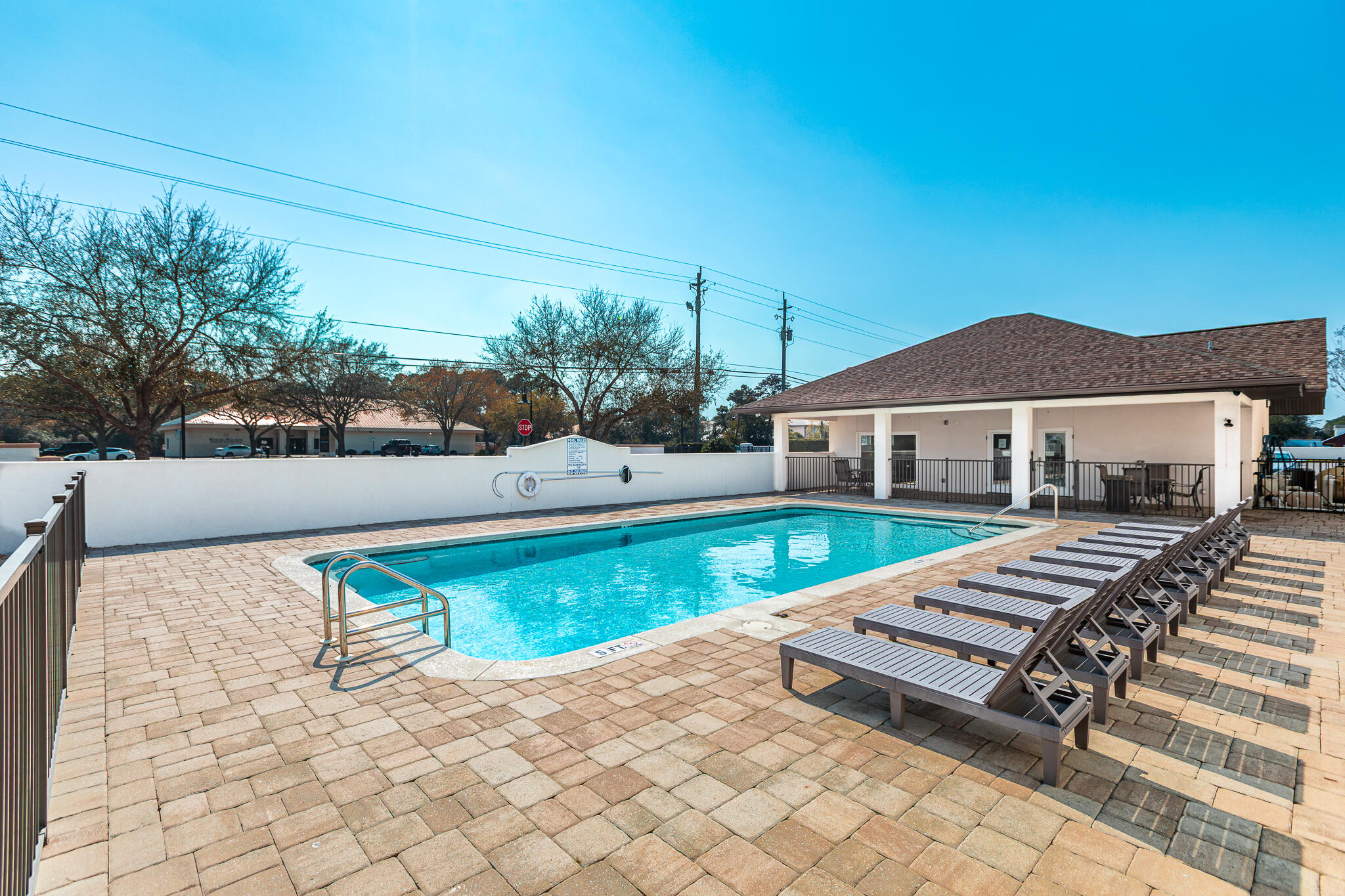 995 Airport Road 54