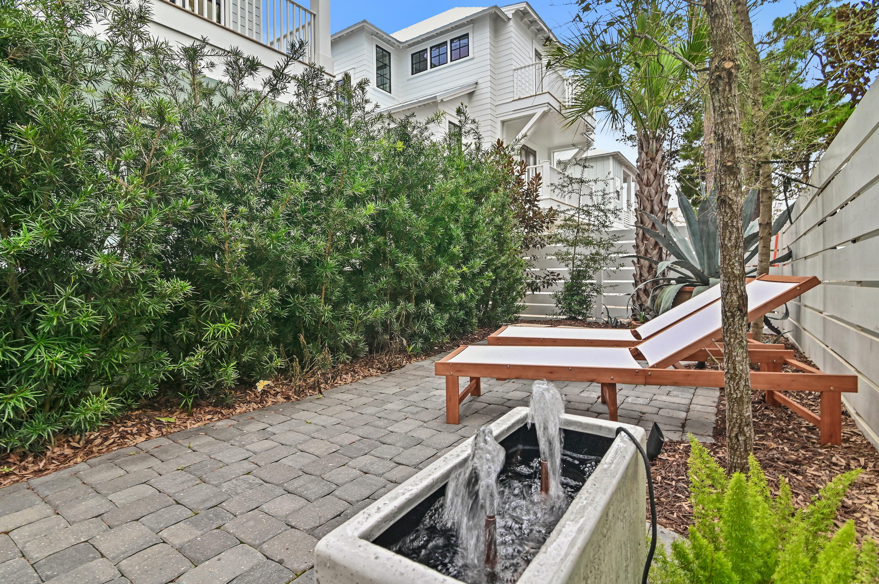 63 Grande Pointe Drive
