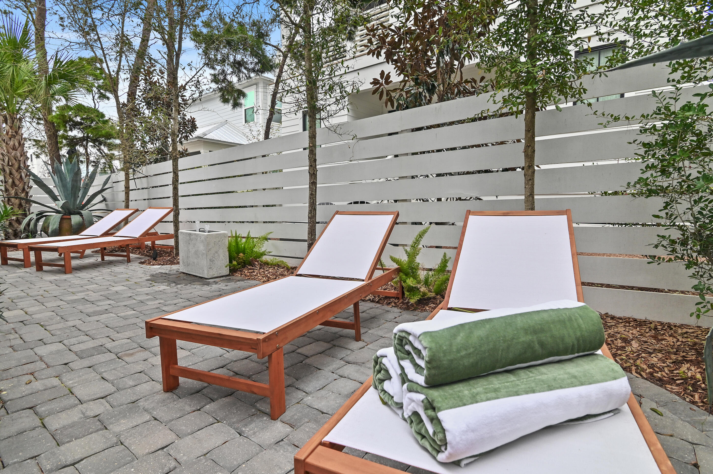 63 Grande Pointe Drive