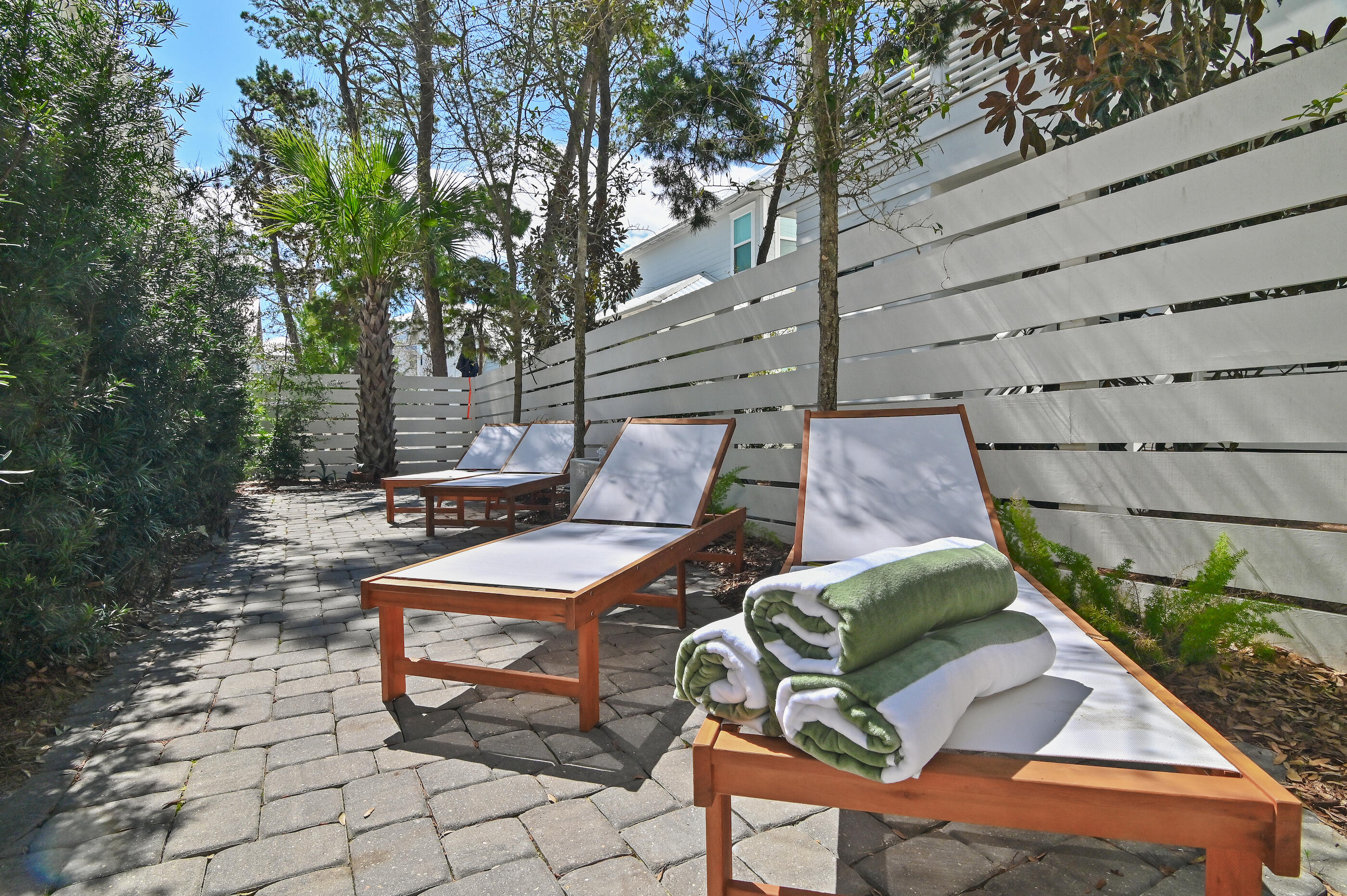 63 Grande Pointe Drive