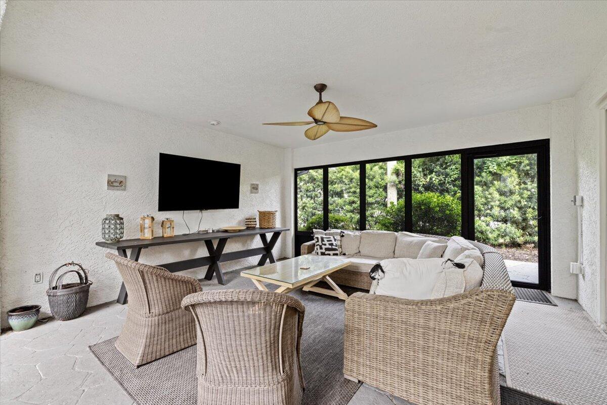 4639 Paradise Isle