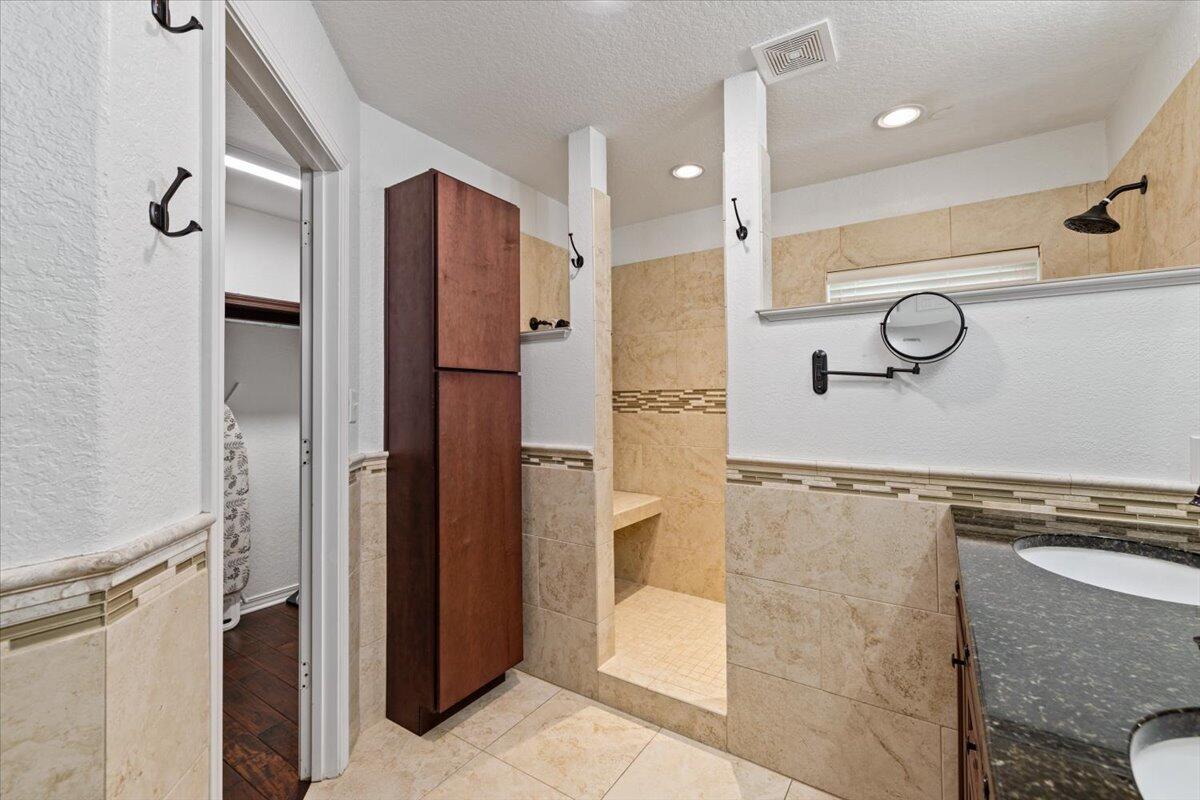 4639 Paradise Isle