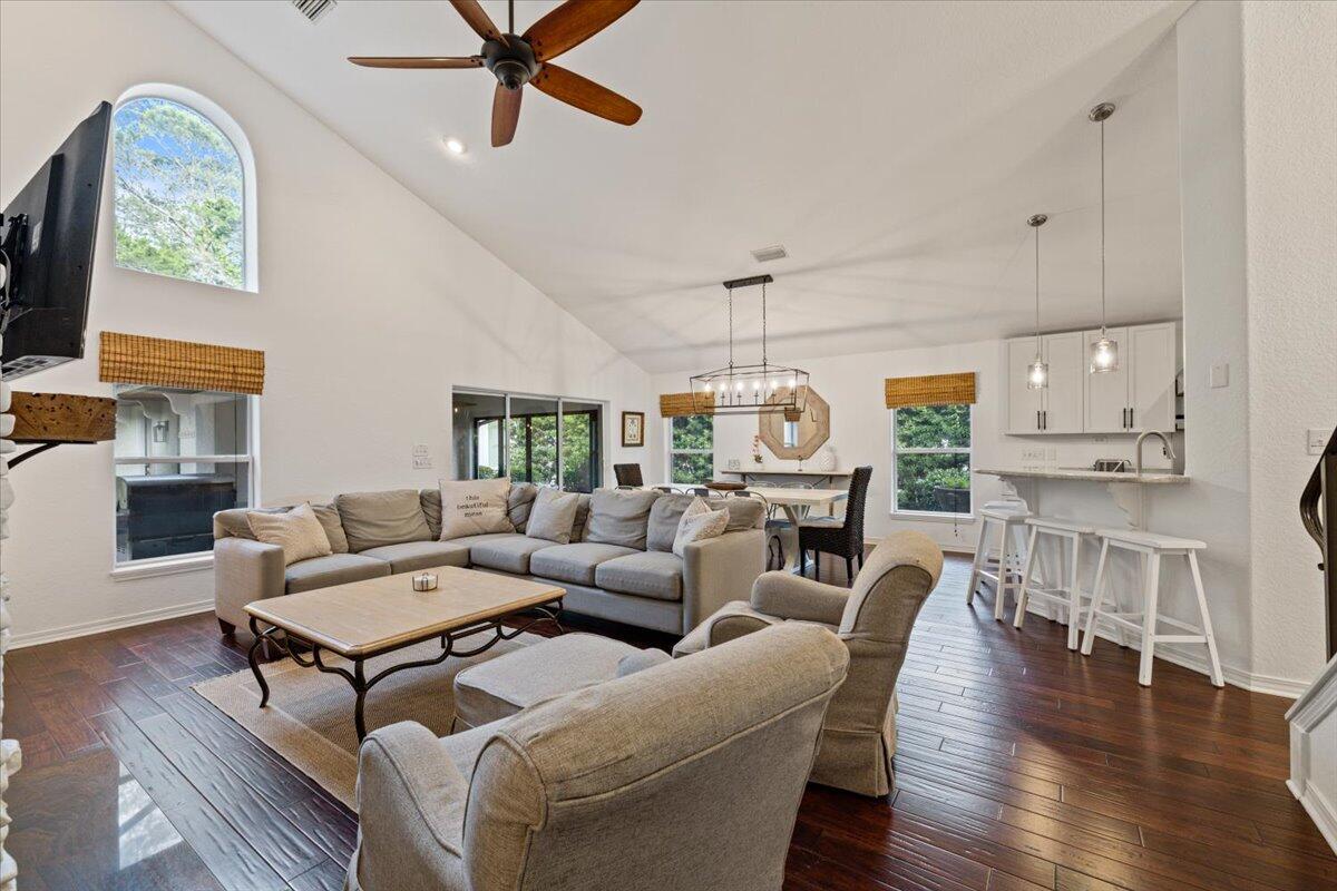 4639 Paradise Isle