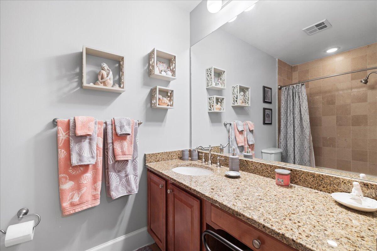 1653 W County Highway 30A UNIT 1117