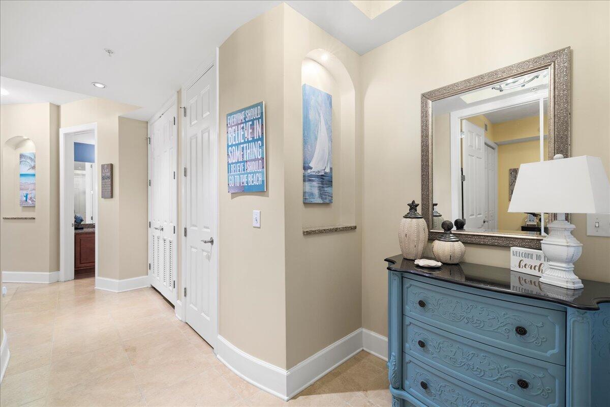1653 W County Highway 30A UNIT 1117