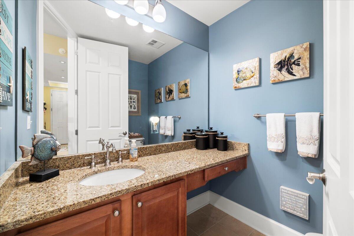 1653 W County Highway 30A UNIT 1117