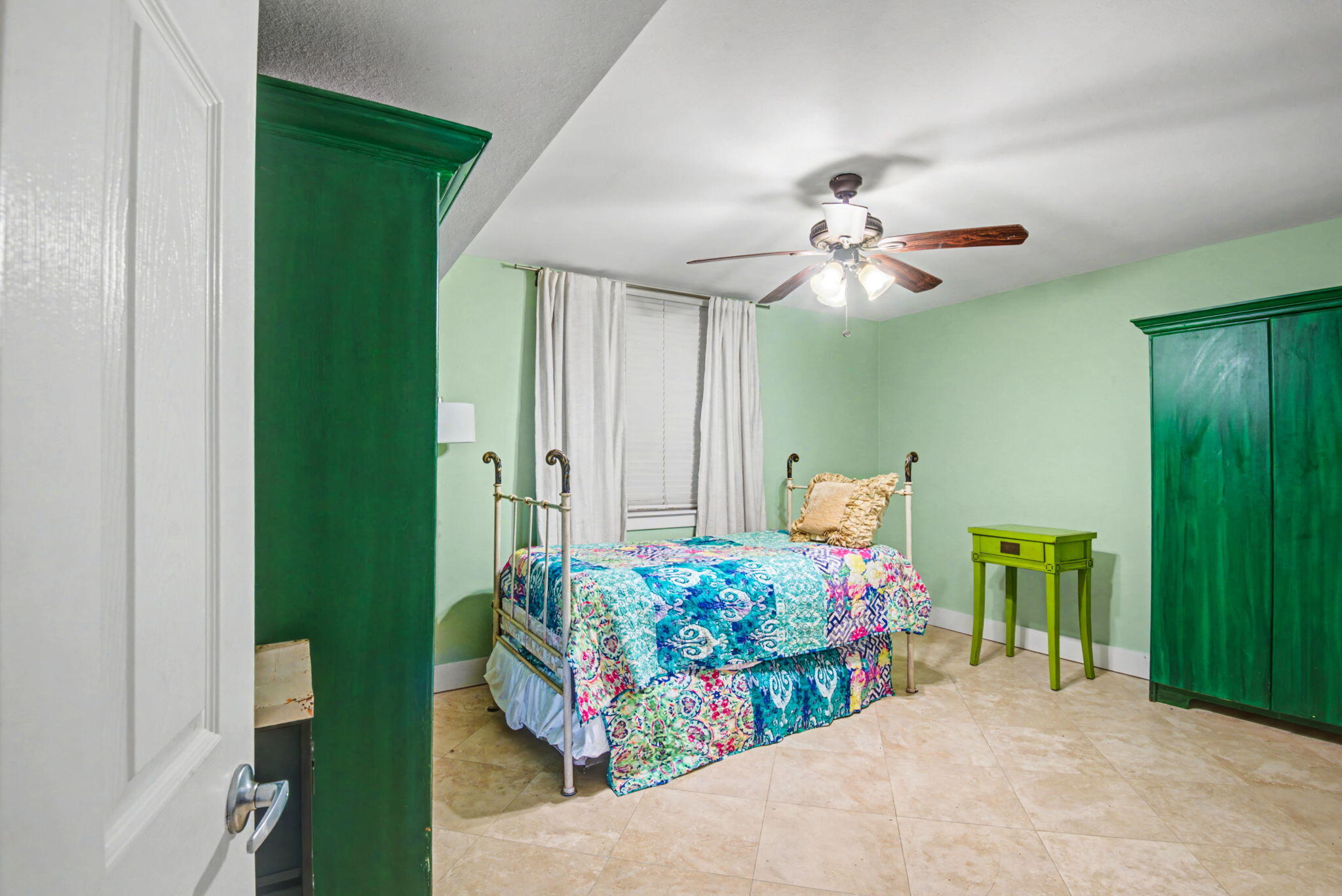30 Moreno Point Road 306B