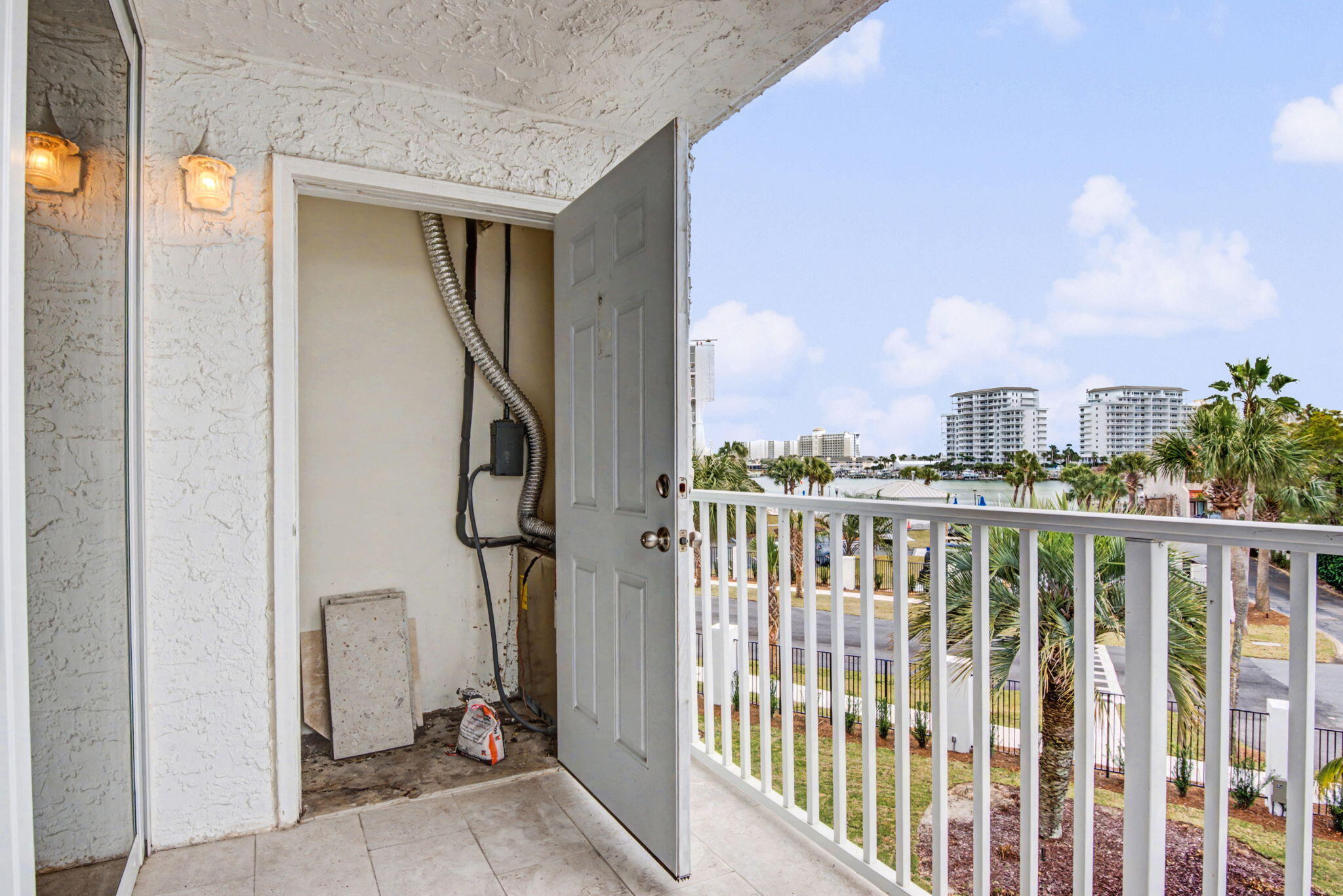 30 Moreno Point Road 306B