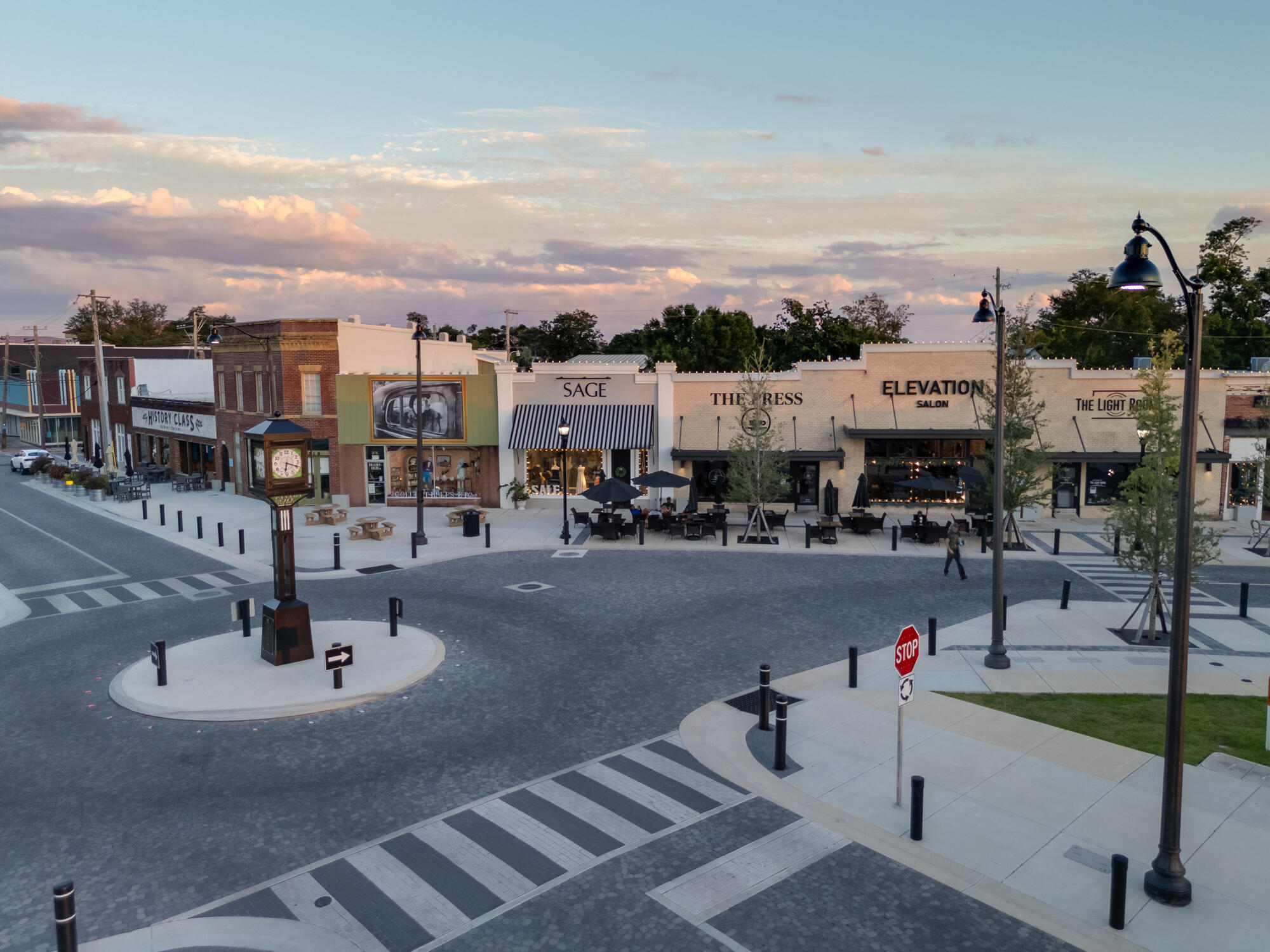 200 N Cove Boulevard