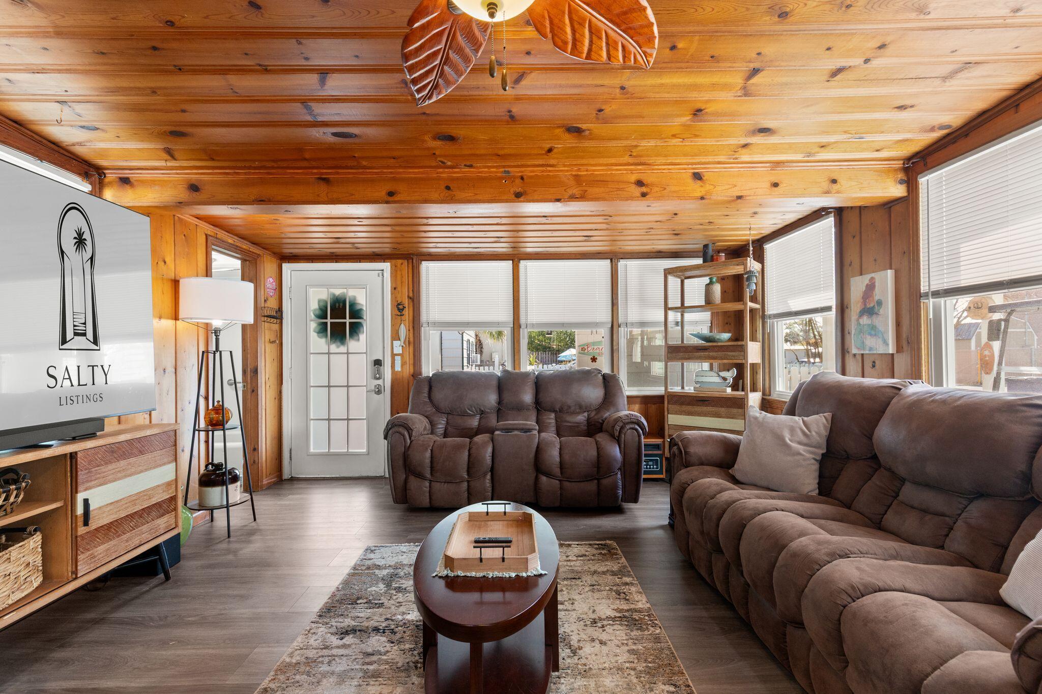 200 N Cove Boulevard