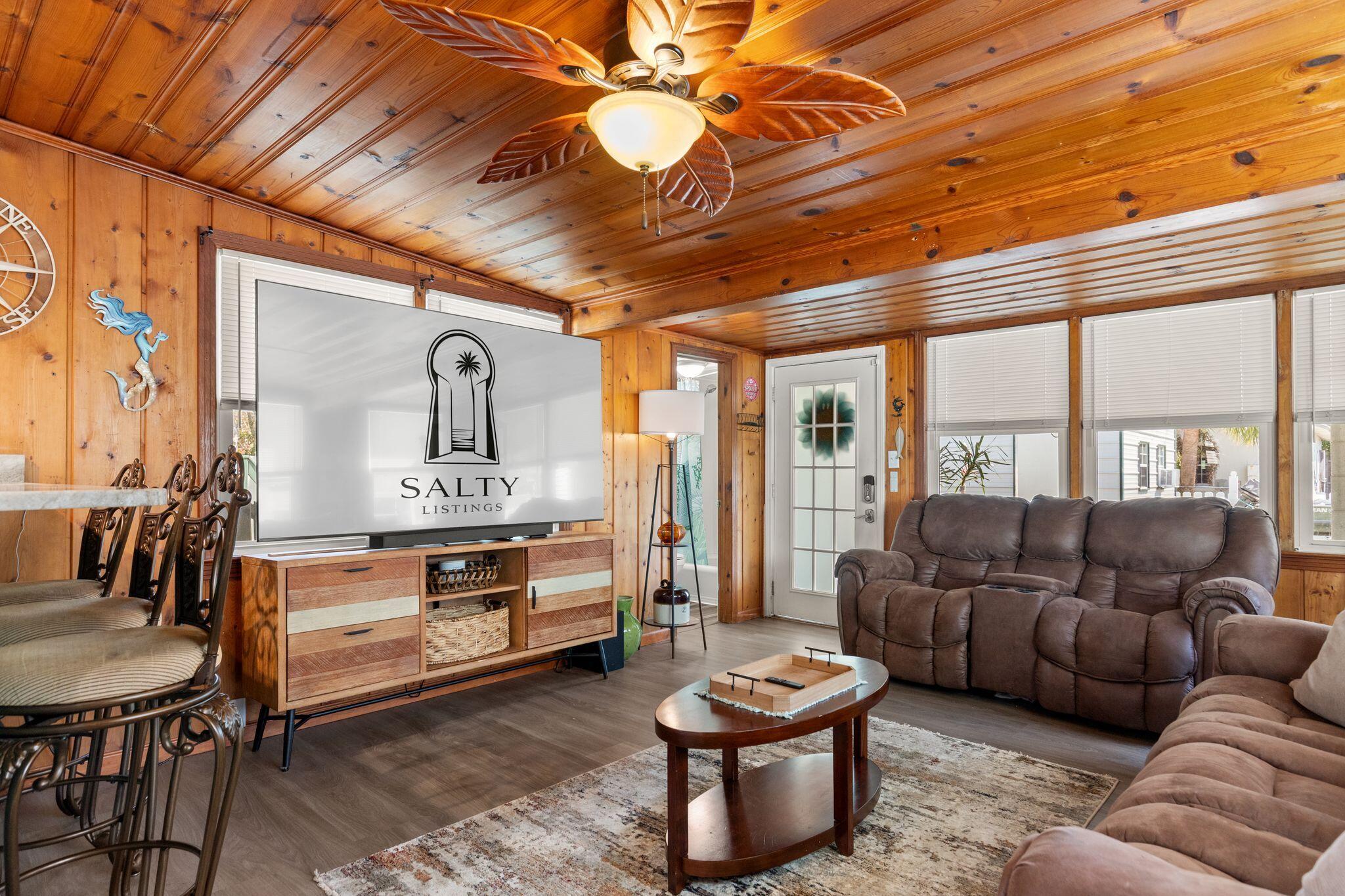 200 N Cove Boulevard