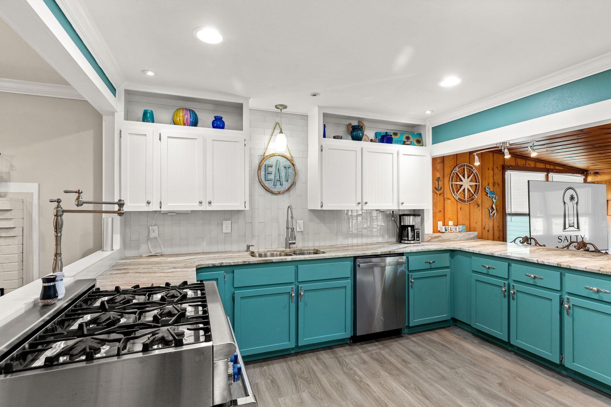 200 N Cove Boulevard