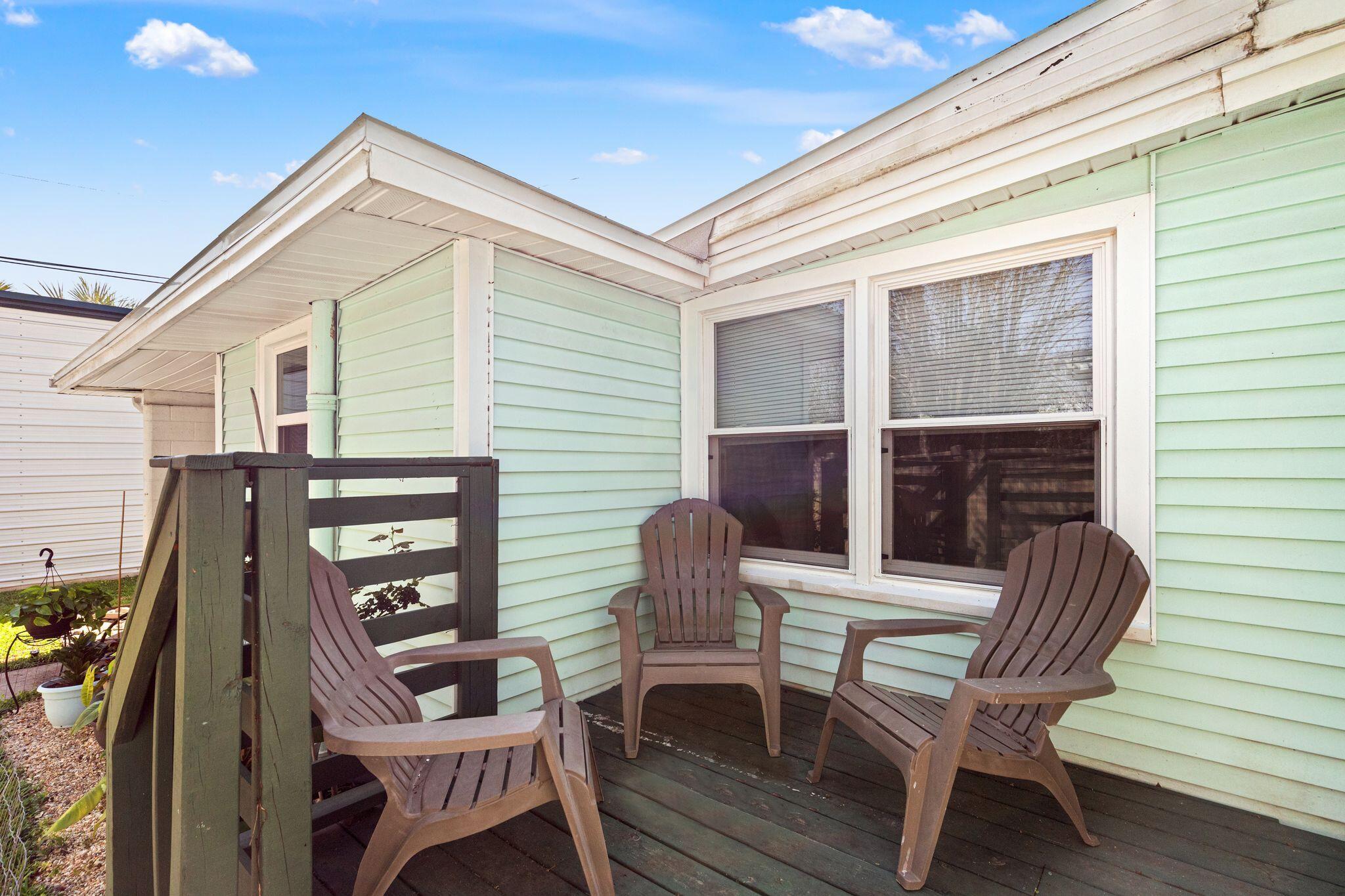 200 N Cove Boulevard