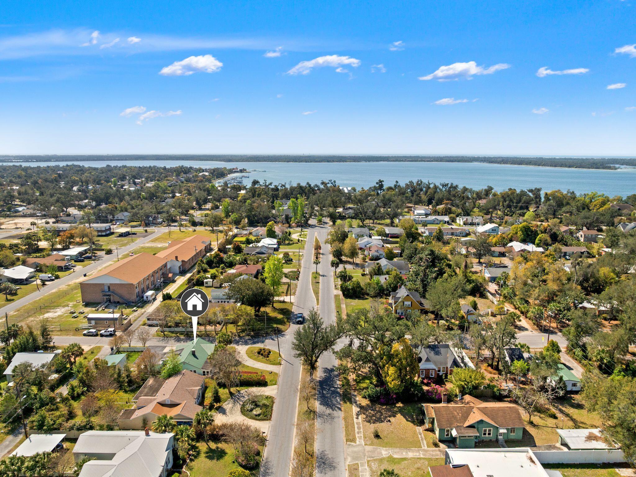 200 N Cove Boulevard