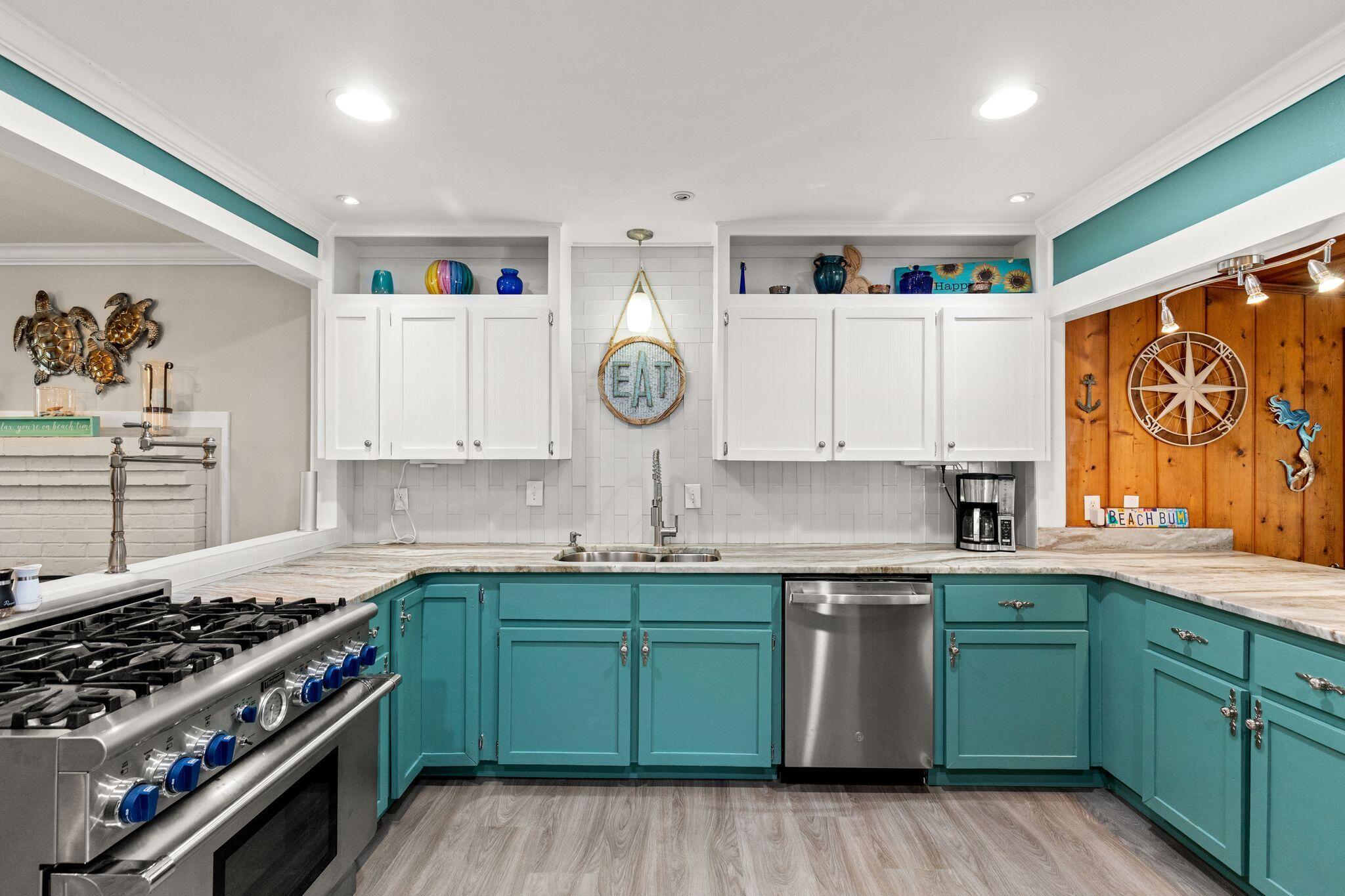 200 N Cove Boulevard