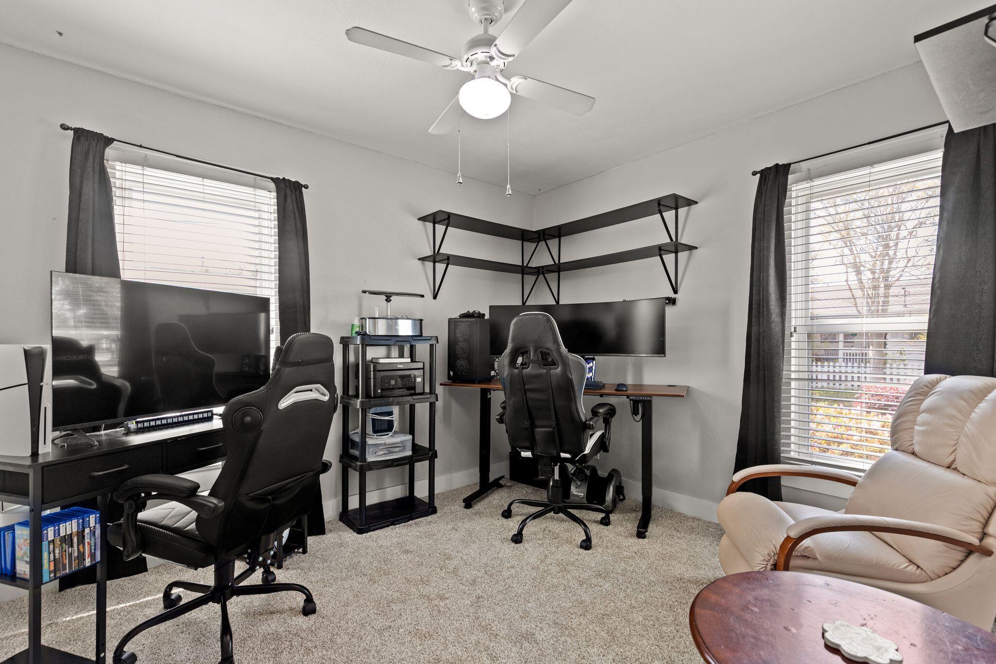 200 N Cove Boulevard