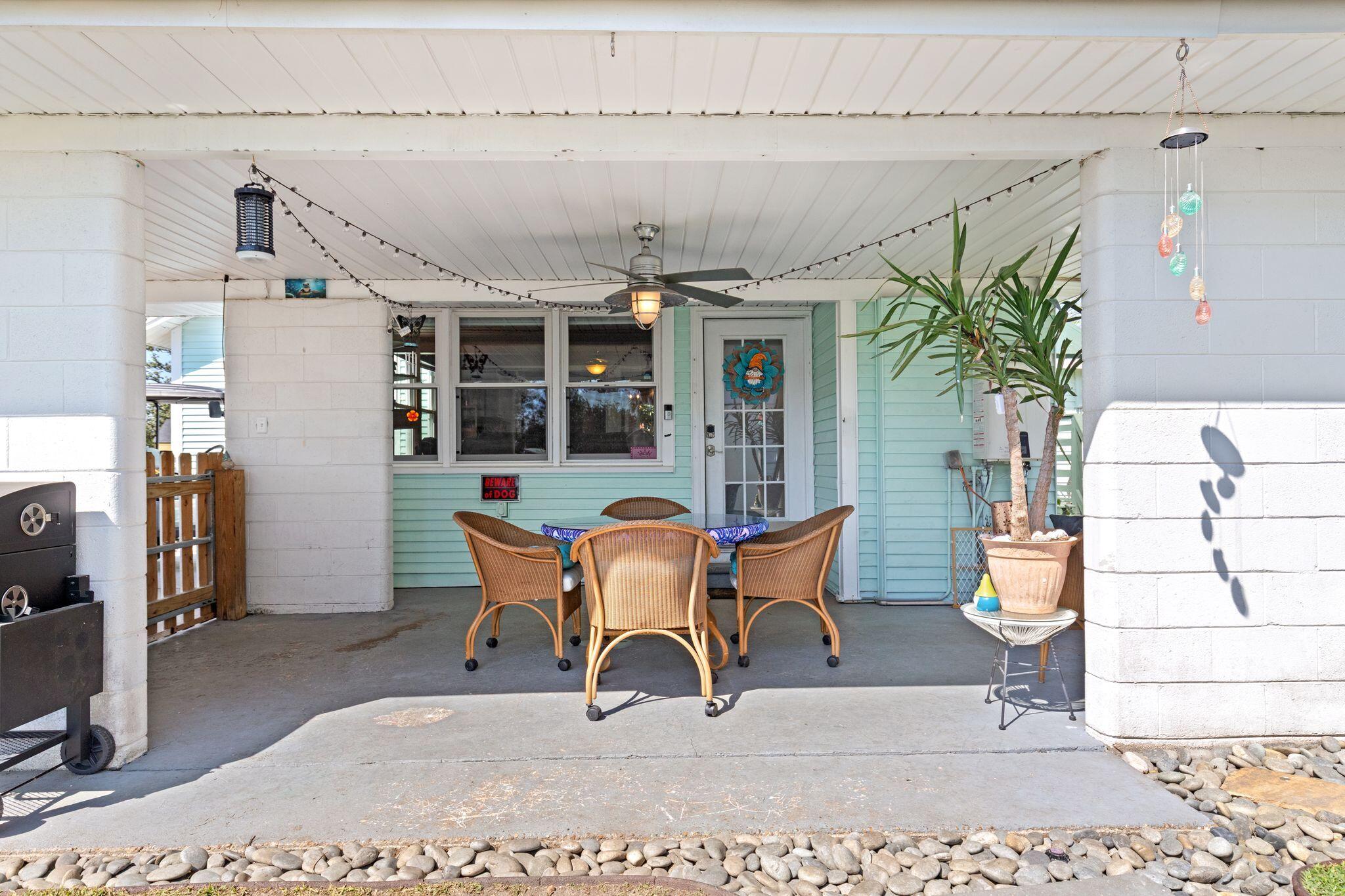 200 N Cove Boulevard