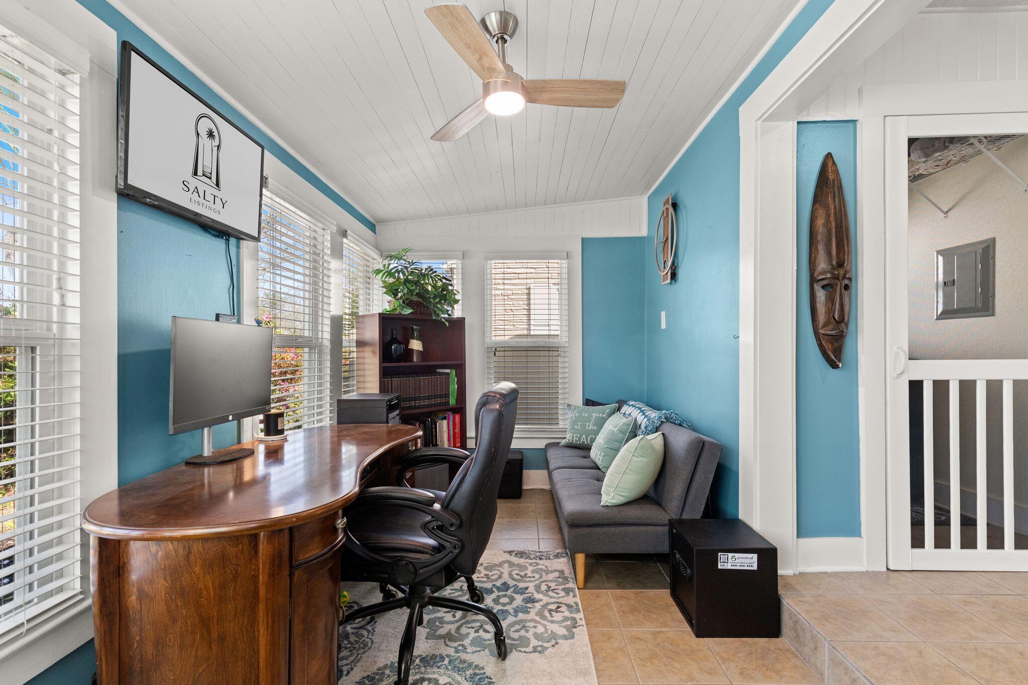 200 N Cove Boulevard