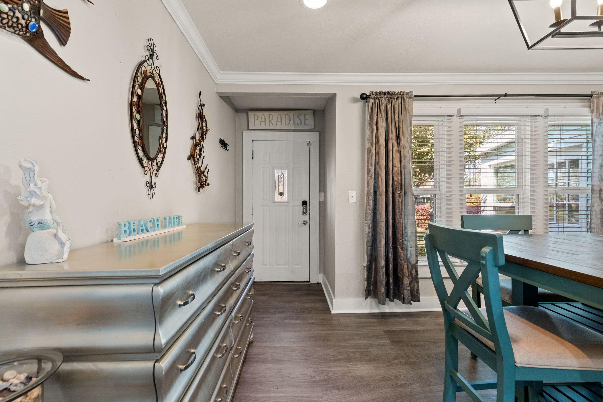 200 N Cove Boulevard